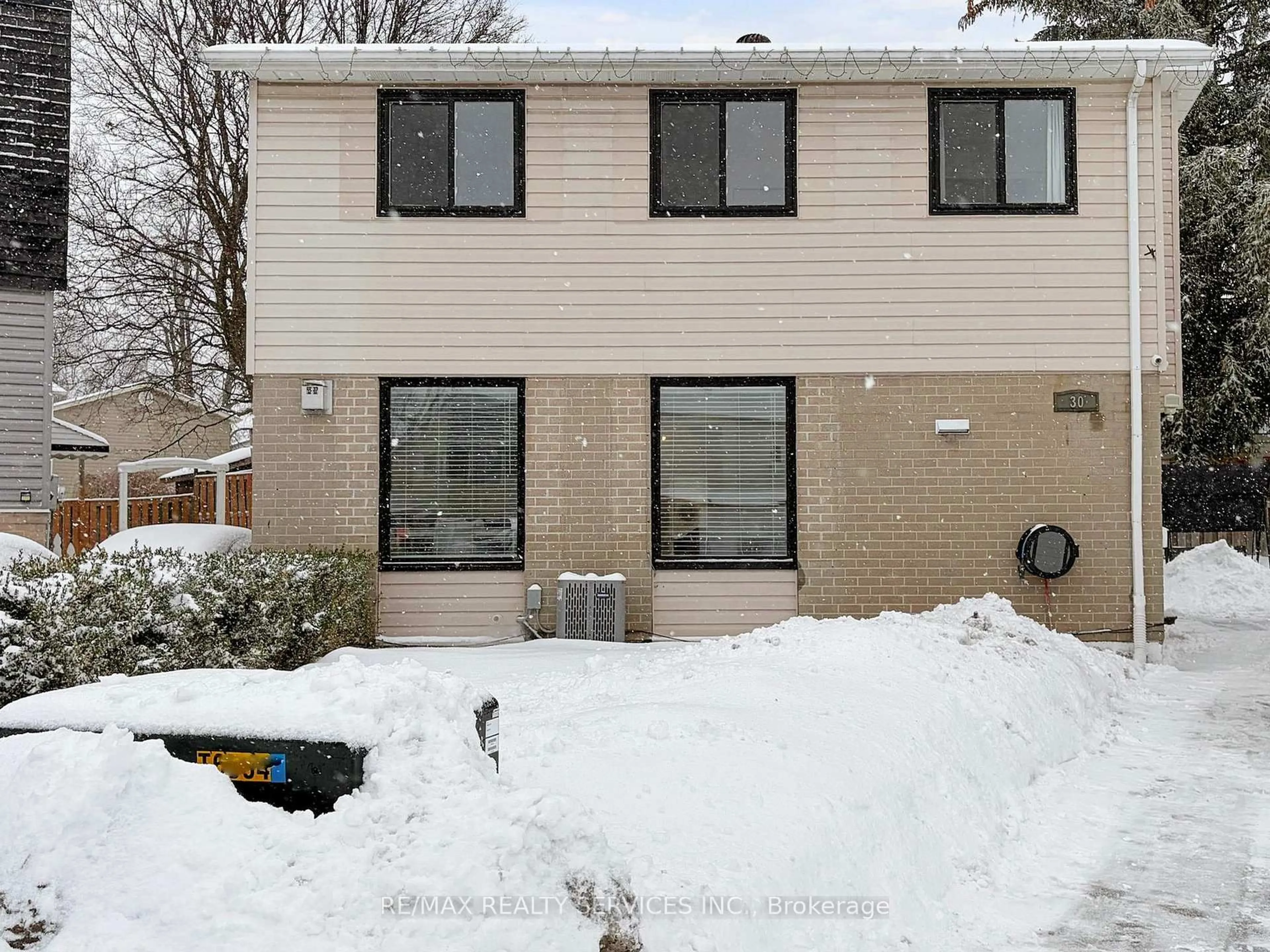 Unknown for 30 Haley Crt, Brampton Ontario L6S 1N6