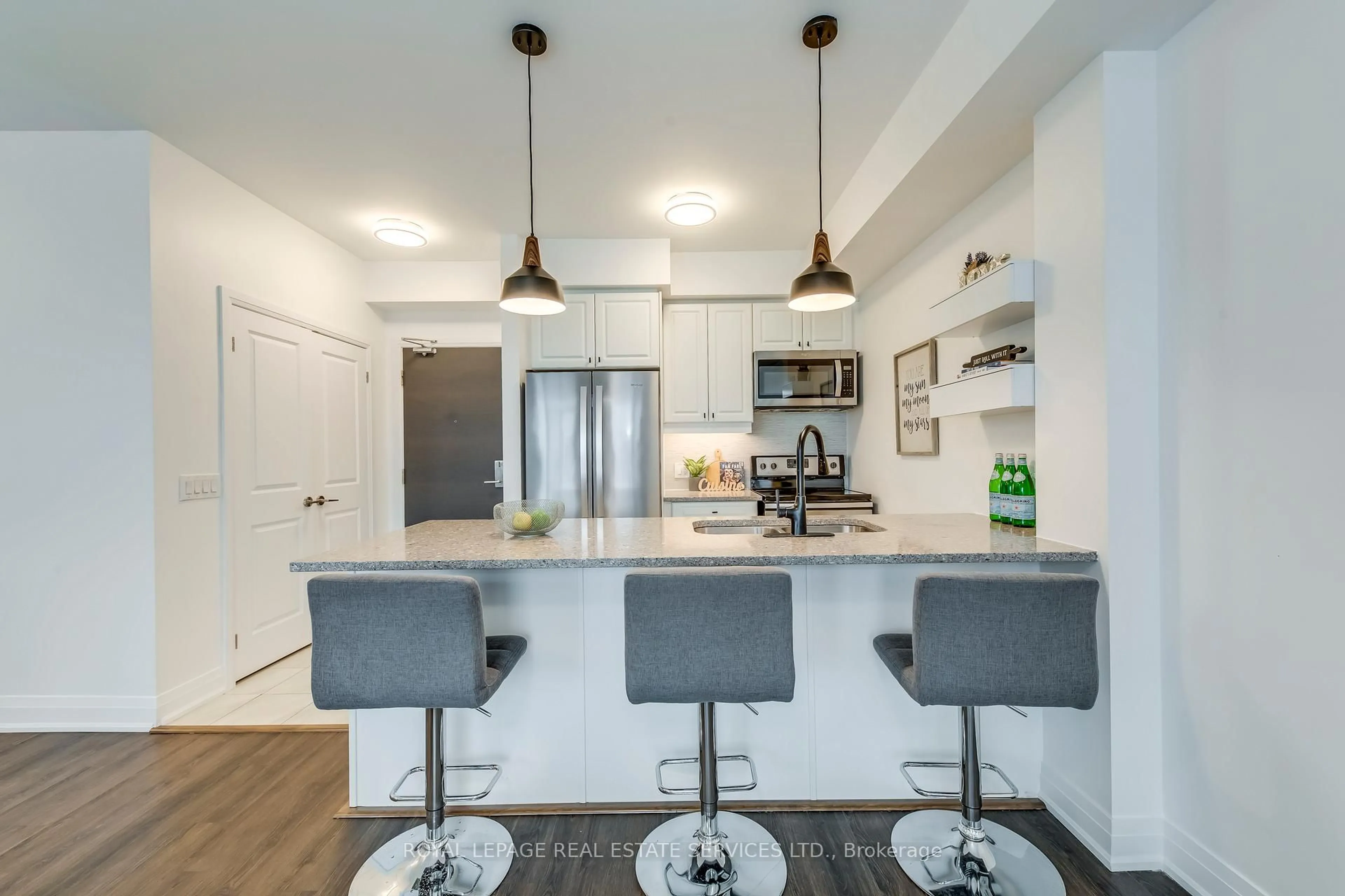 Open concept kitchen, unknown for 2388 Khalsa Gate #307, Oakville Ontario L6M 4J2