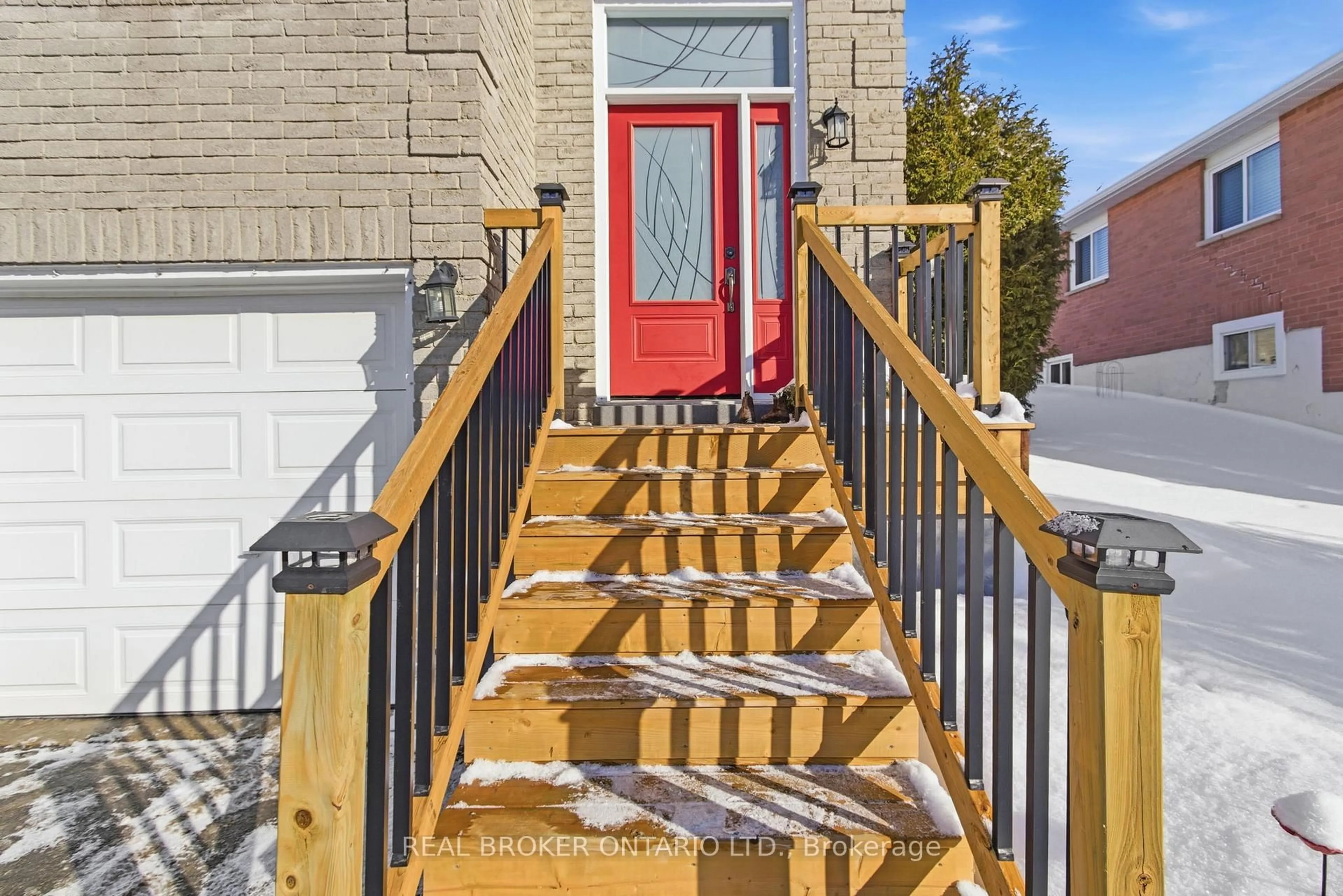 Stairs for 423 Scott Dr, Orangeville Ontario L9W 4L9