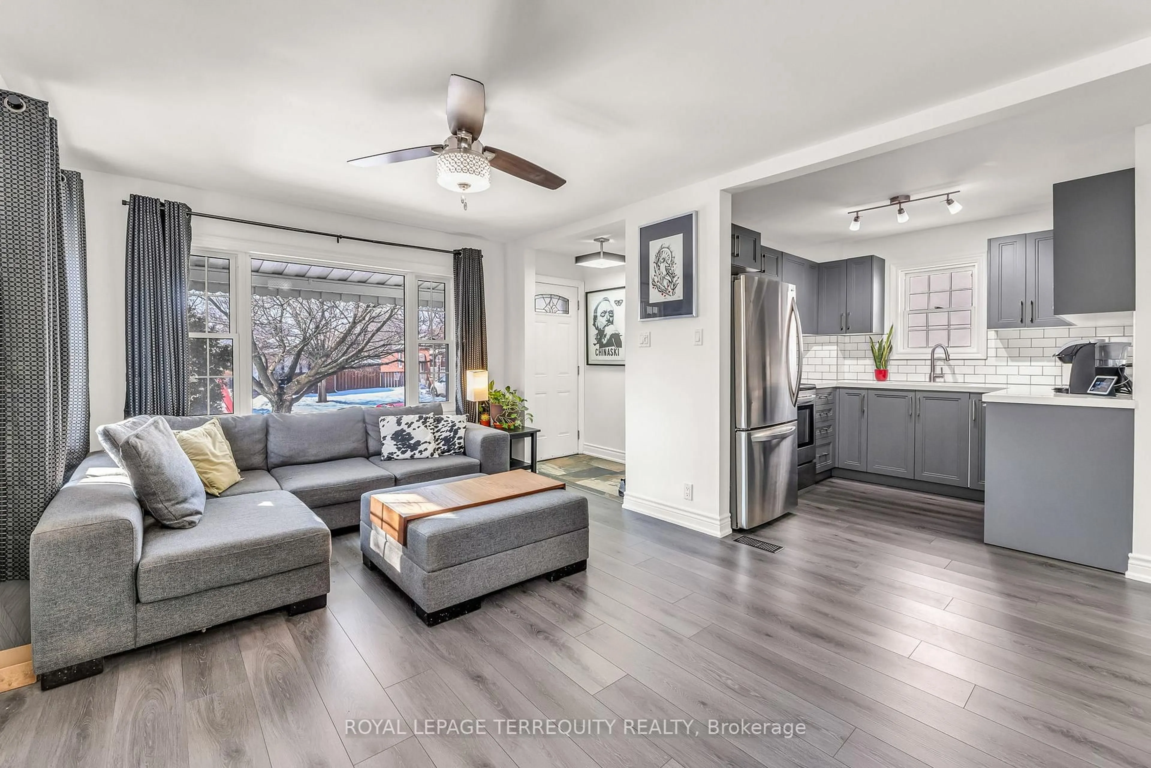 Open concept kitchen, unknown for 5 Acorn Ave, Toronto Ontario M9B 3P7