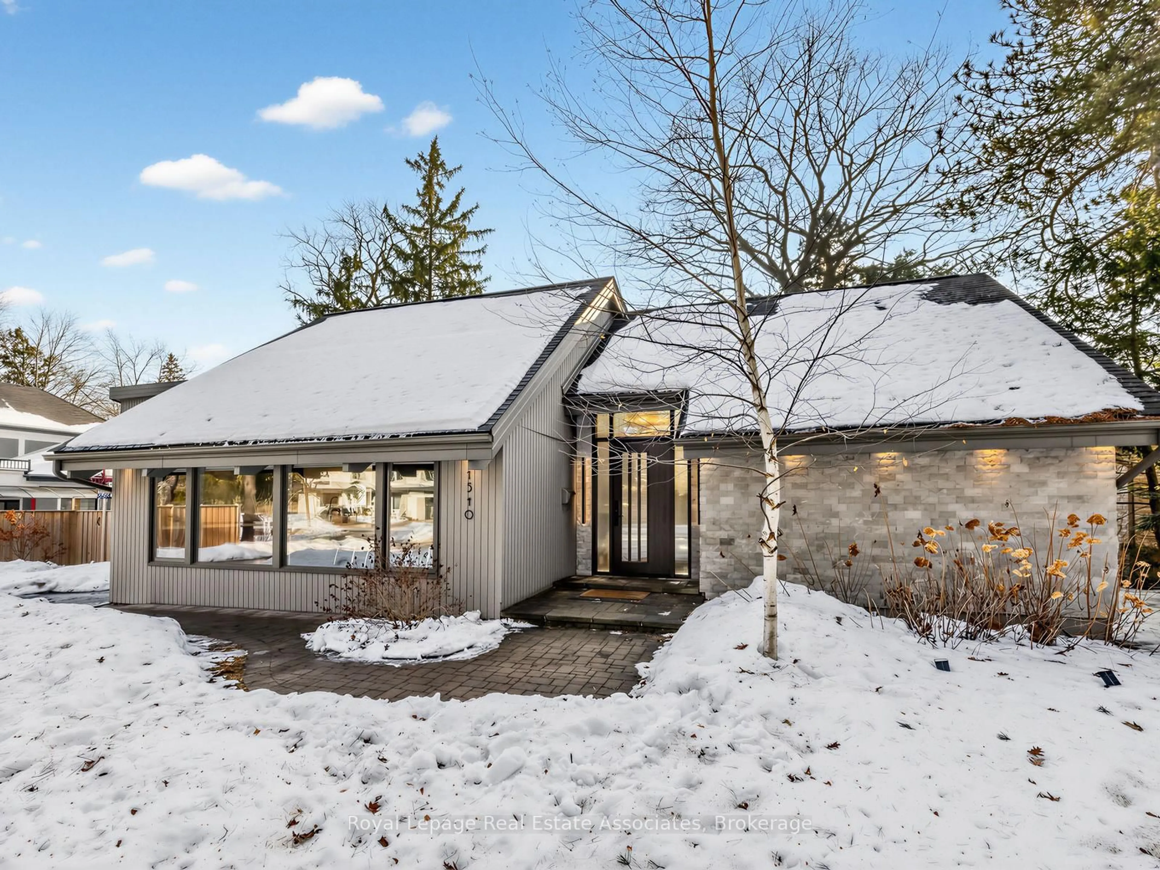 Unknown for 1510 Point O Woods Rd, Mississauga Ontario L5G 2X7