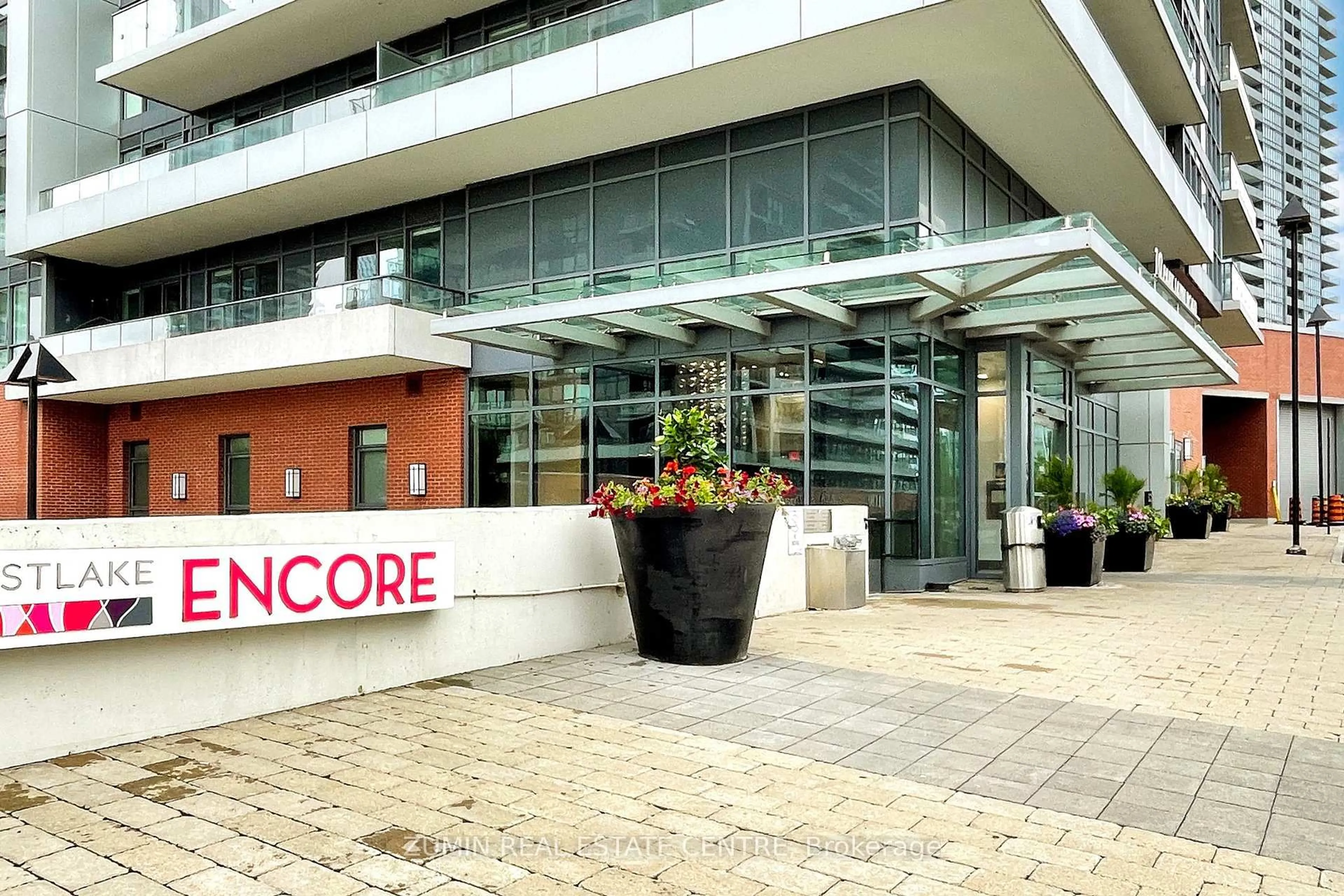 Indoor foyer for 10 Park Lawn Rd #3001, Toronto Ontario M8Y 3K4