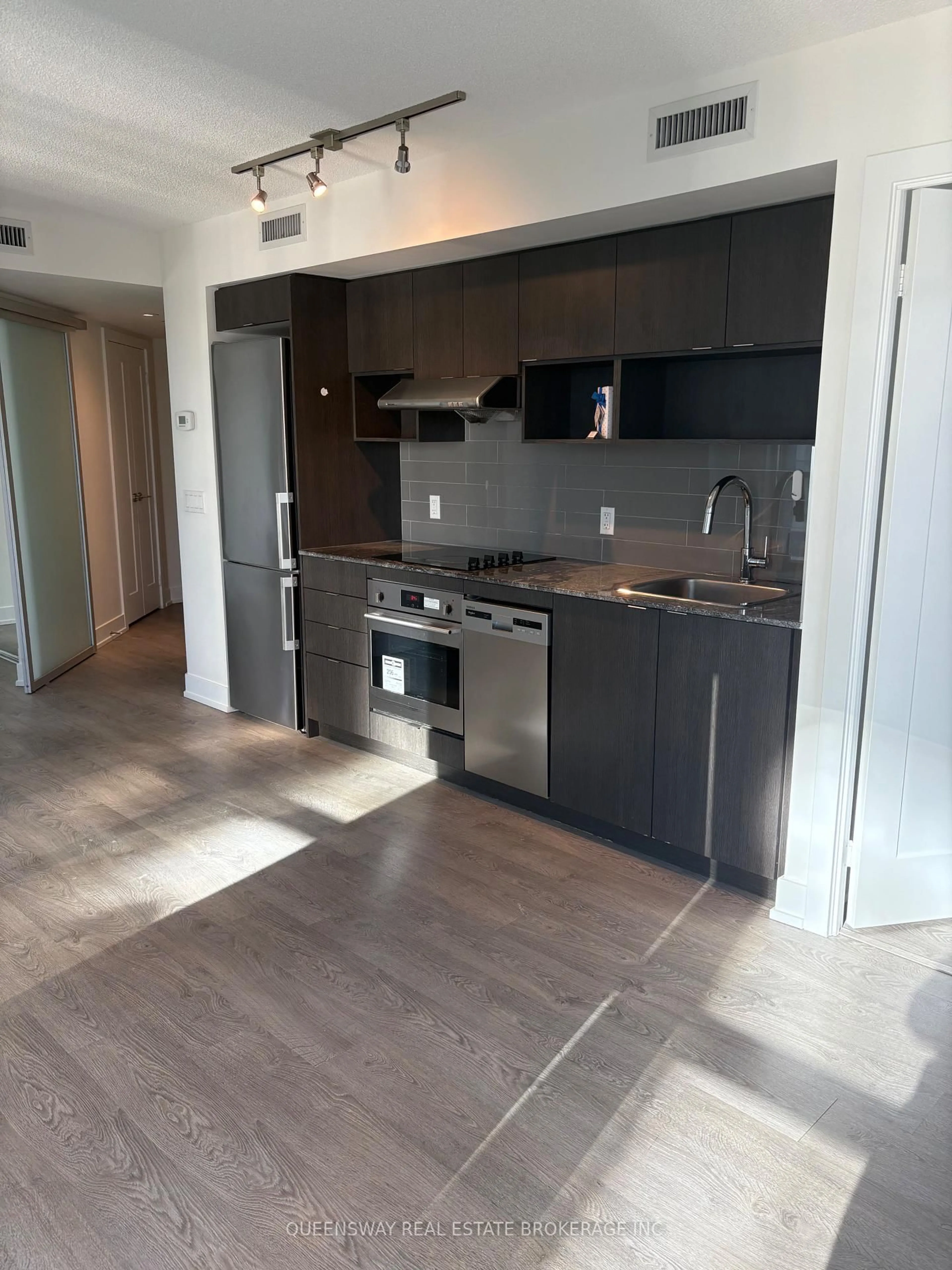 Unknown for 7 Mabelle Ave #1504, Toronto Ontario M5T 0C9