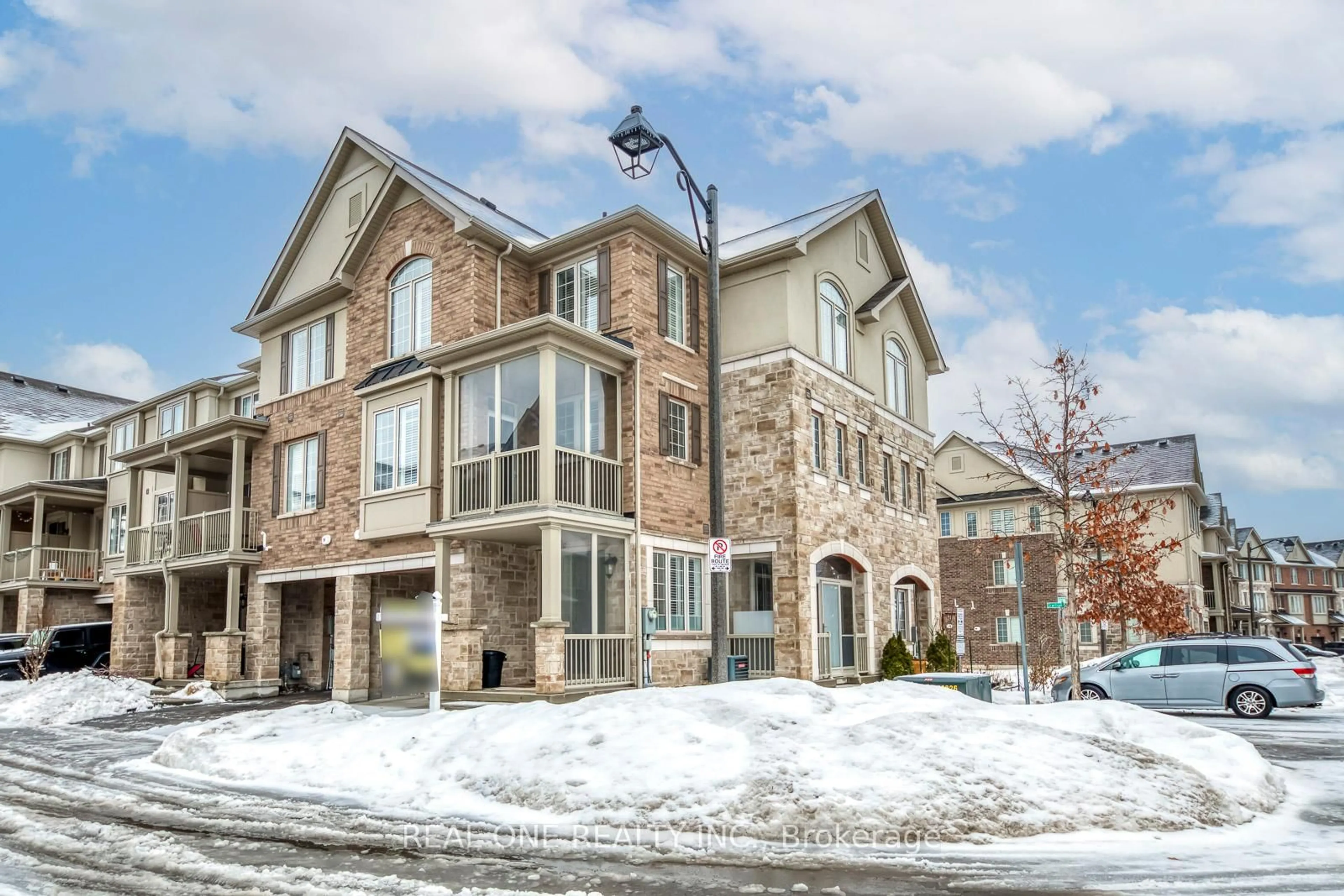Home with brick exterior material, street for 378 Alderwood Common, Oakville Ontario L6H 0P8