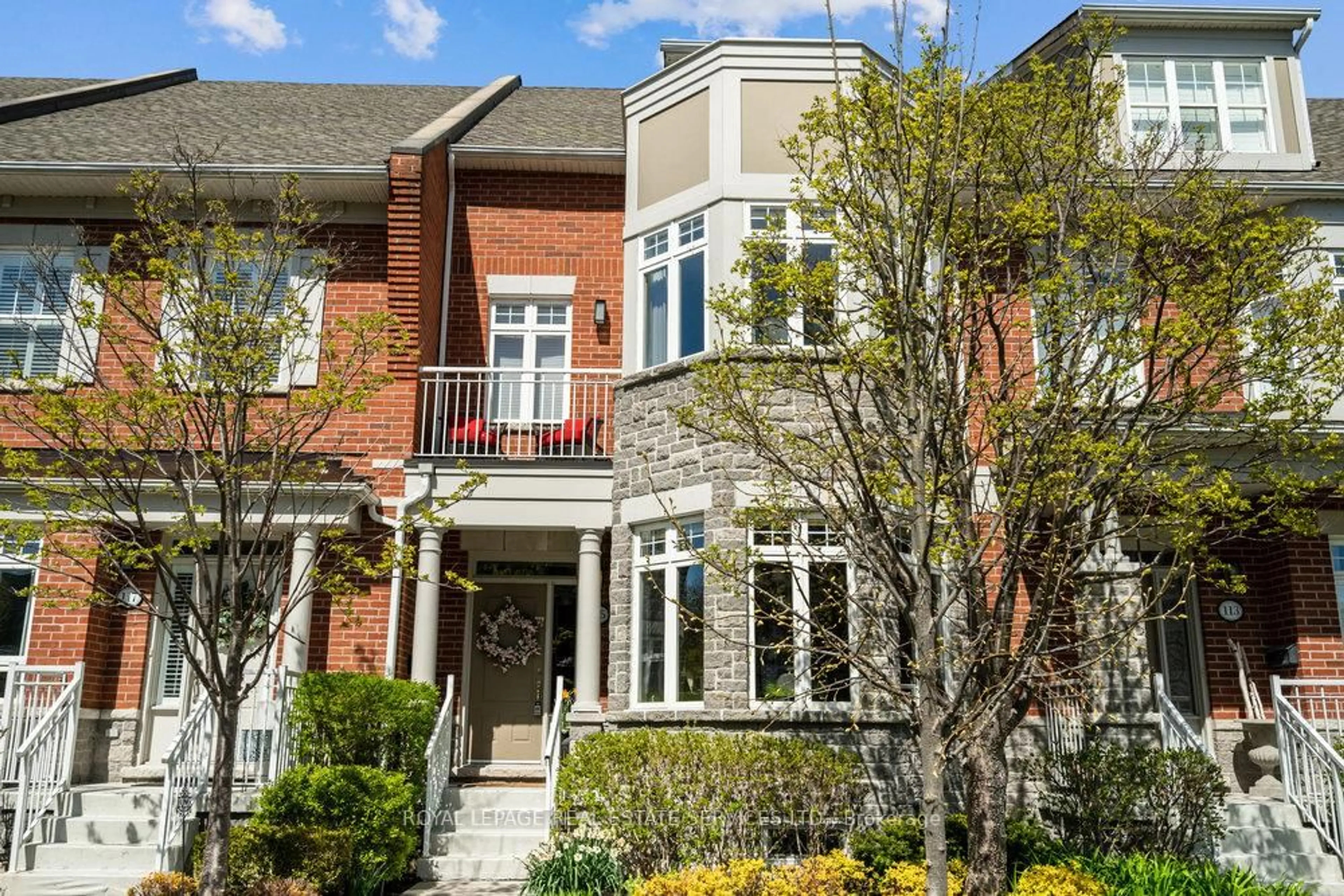 Home with brick exterior material, street for 115 St Lawrence Dr, Mississauga Ontario L5G 4V2