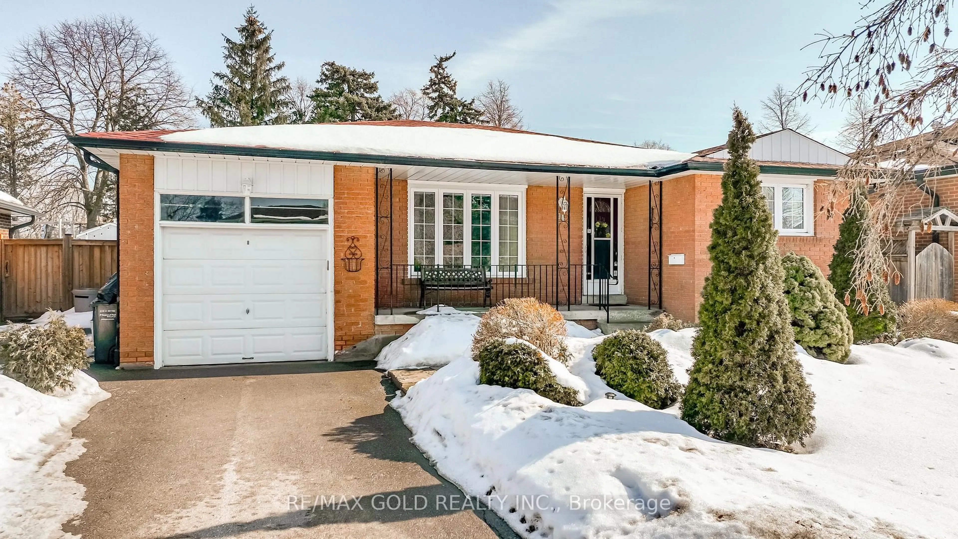 Home with brick exterior material, street for 11 Edgebrook Cres, Brampton Ontario L6T 1Y6