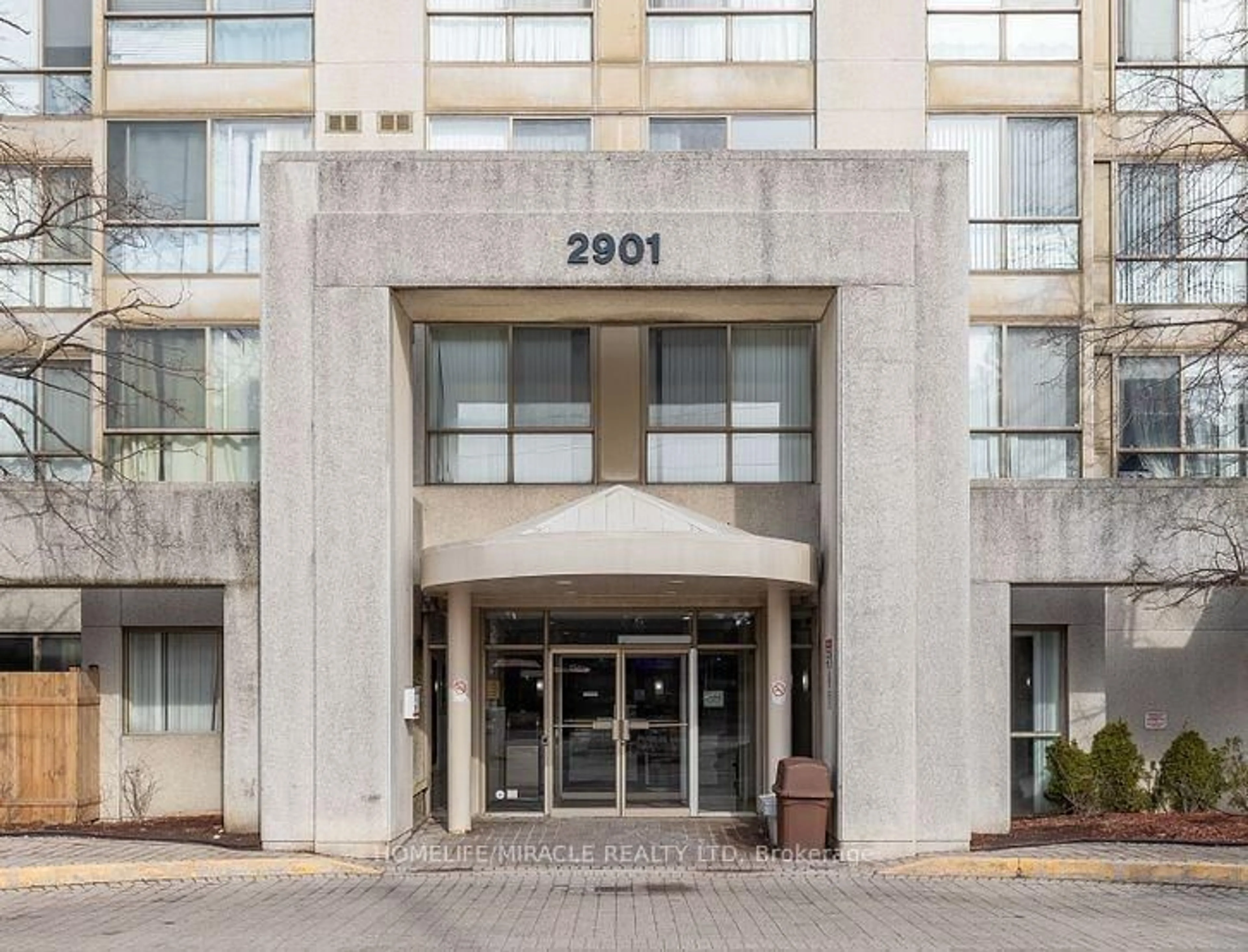 Indoor foyer for 2901 Kipling Ave #501, Toronto Ontario M9V 5E5