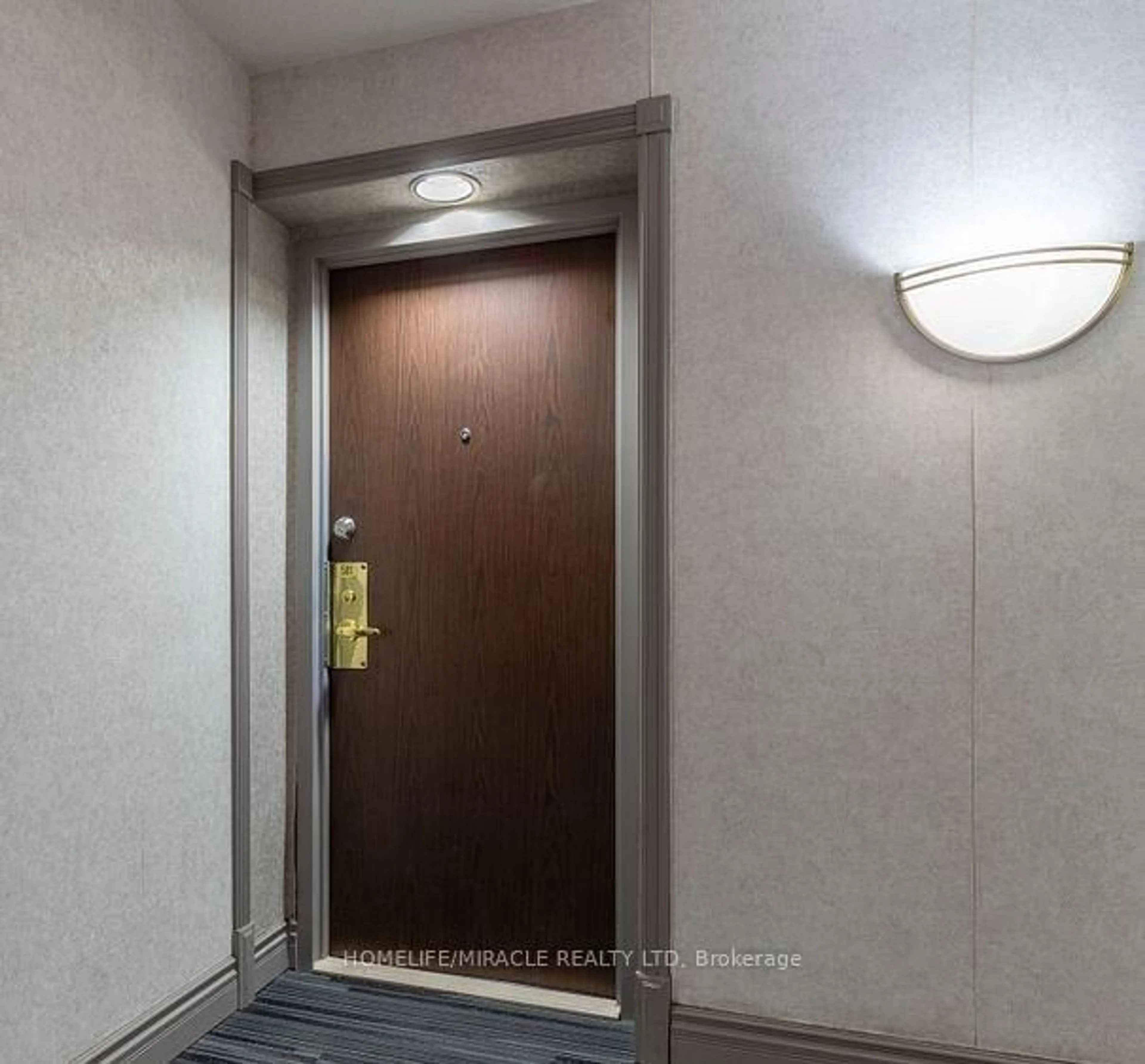 Indoor foyer for 2901 Kipling Ave #501, Toronto Ontario M9V 5E5
