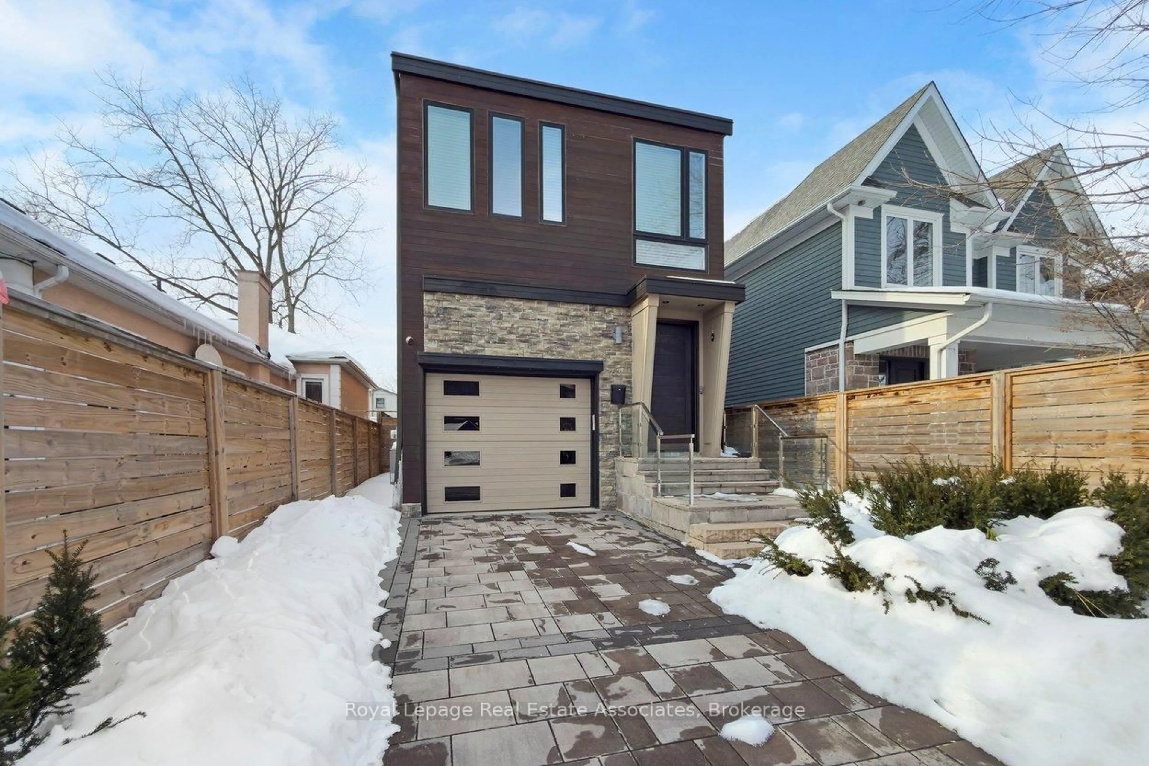 Home with brick exterior material, street for 63 Troy St, Mississauga Ontario L5G 1S6