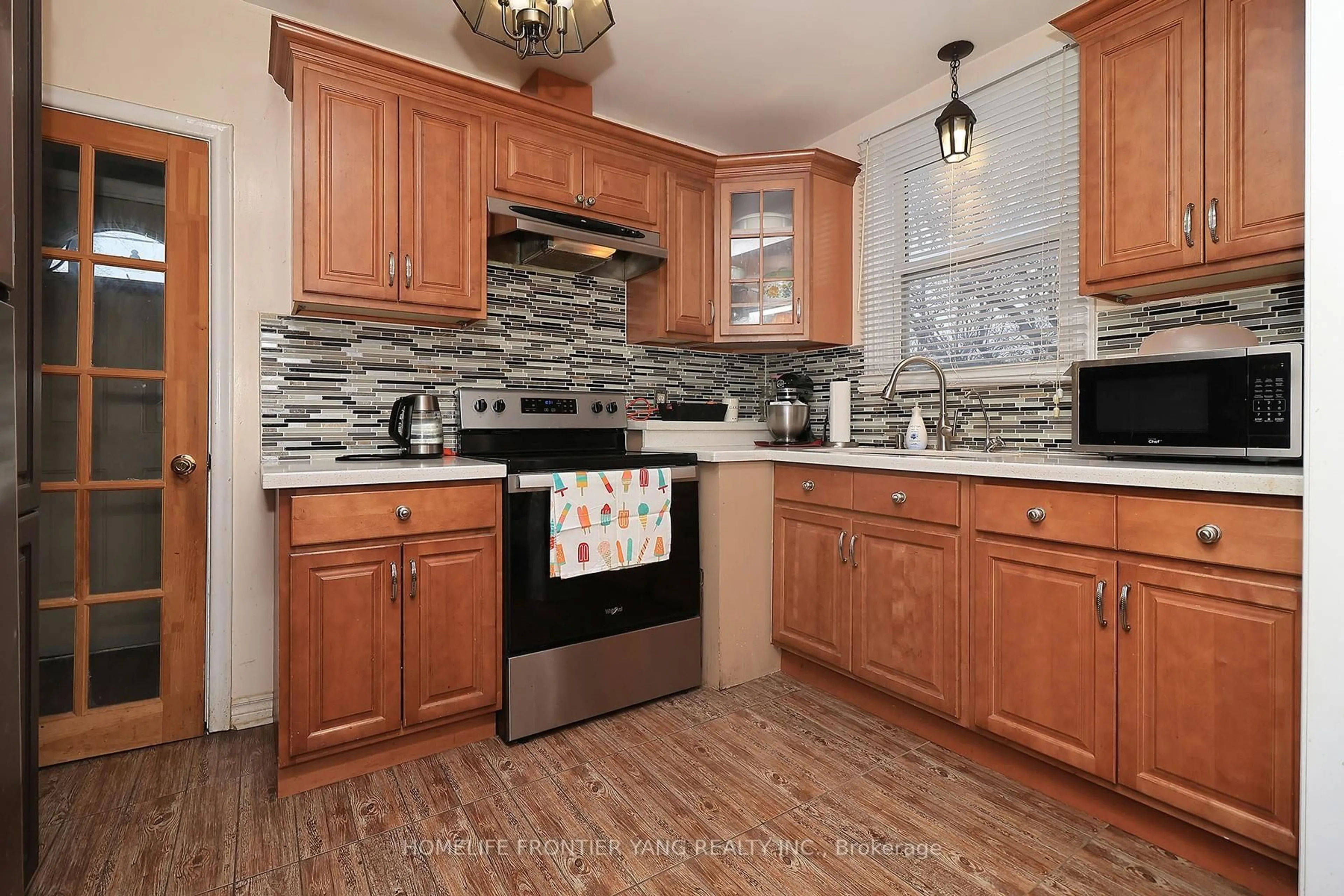 Standard kitchen, unknown for 30 Silvercrest Ave, Toronto Ontario M8W 2S4