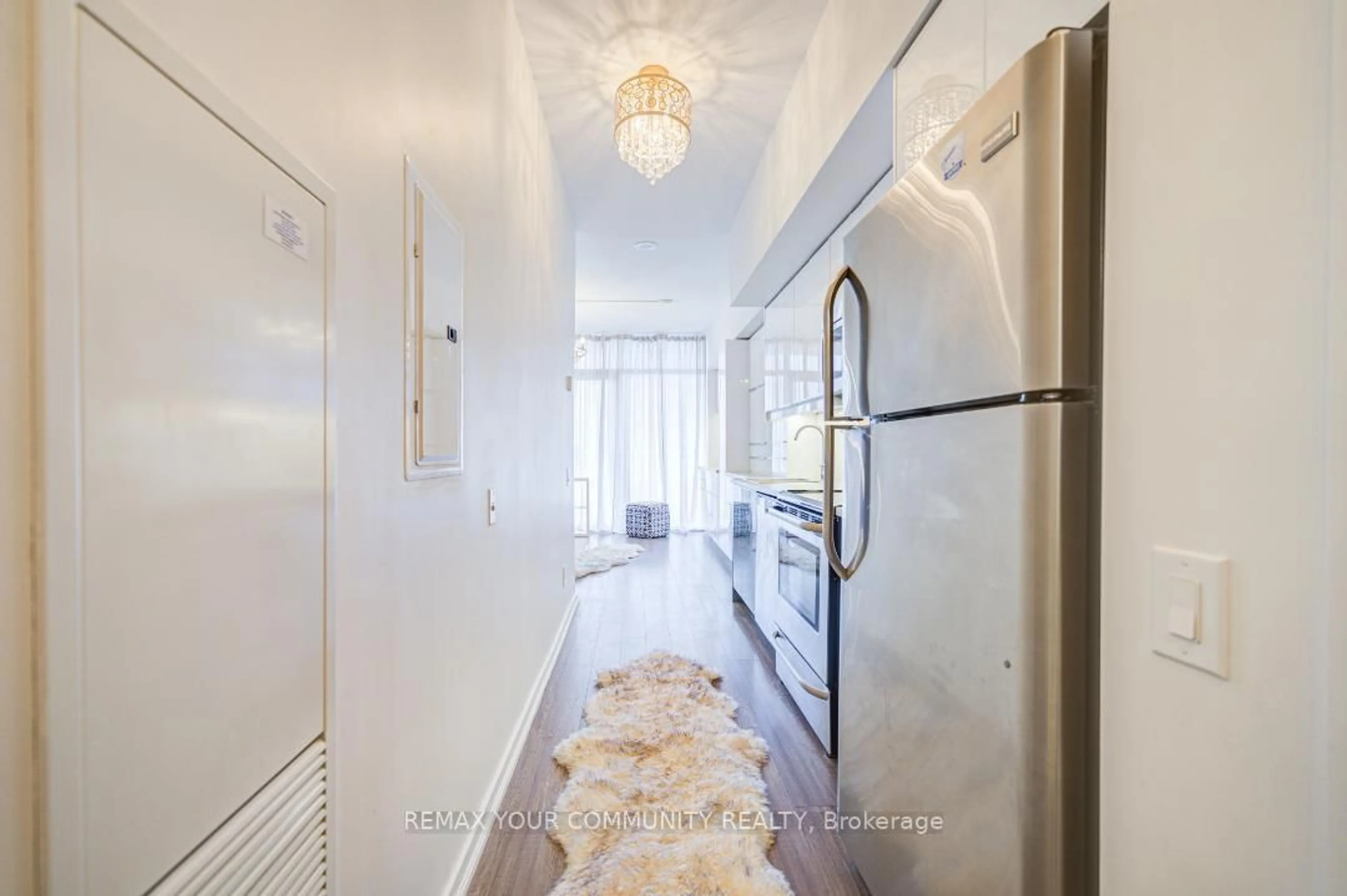 Unknown for 105 The Queensway #812, Toronto Ontario M6S 5B5