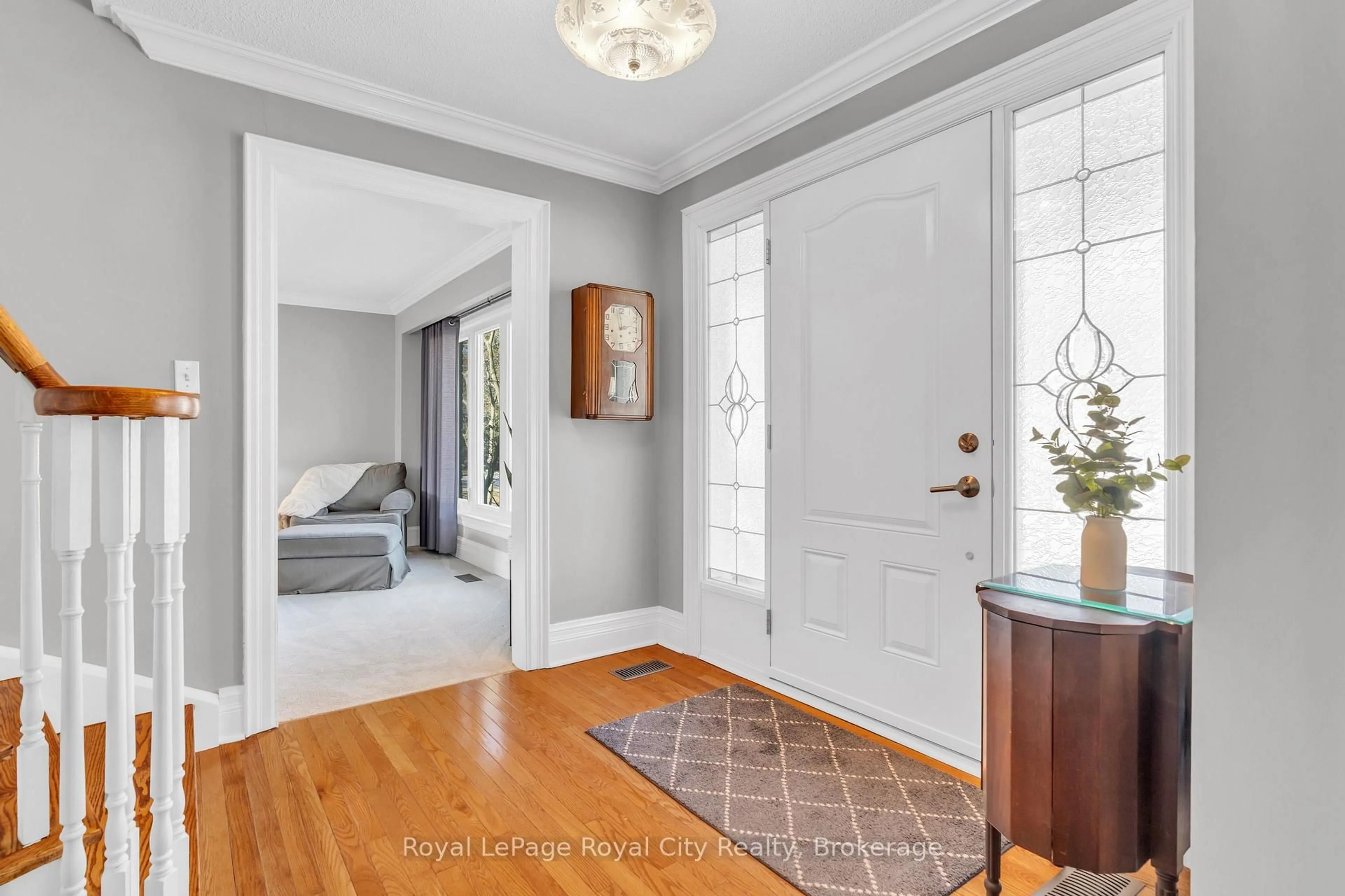 Indoor entryway for 1548 Troika Crt, Mississauga Ontario L5J 4C4