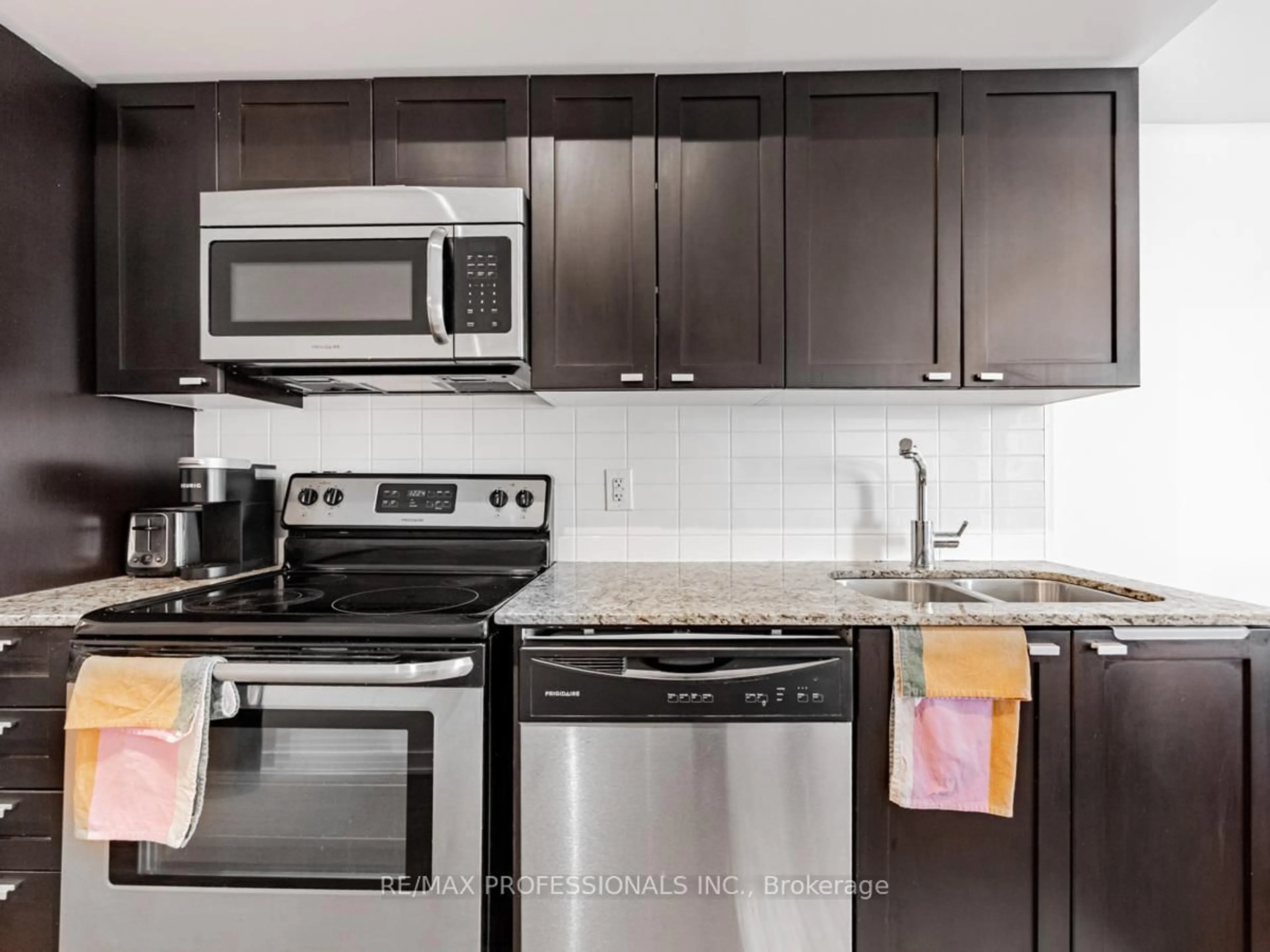 Standard kitchen, unknown for 105 The Queensway #2113, Toronto Ontario M6S 5B5