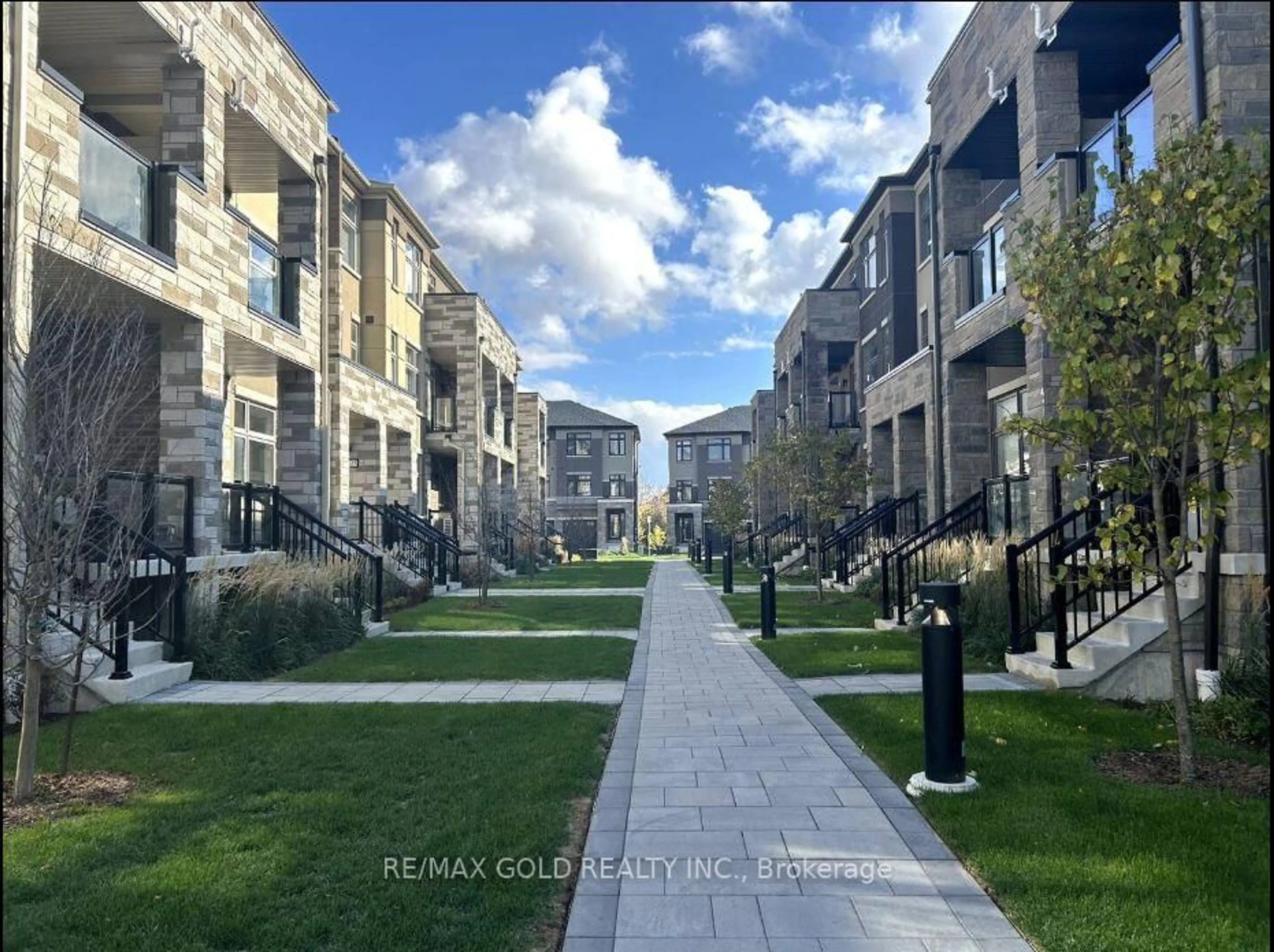 Patio, street for 35 Fieldridge Cres #36, Brampton Ontario L6R 4G6