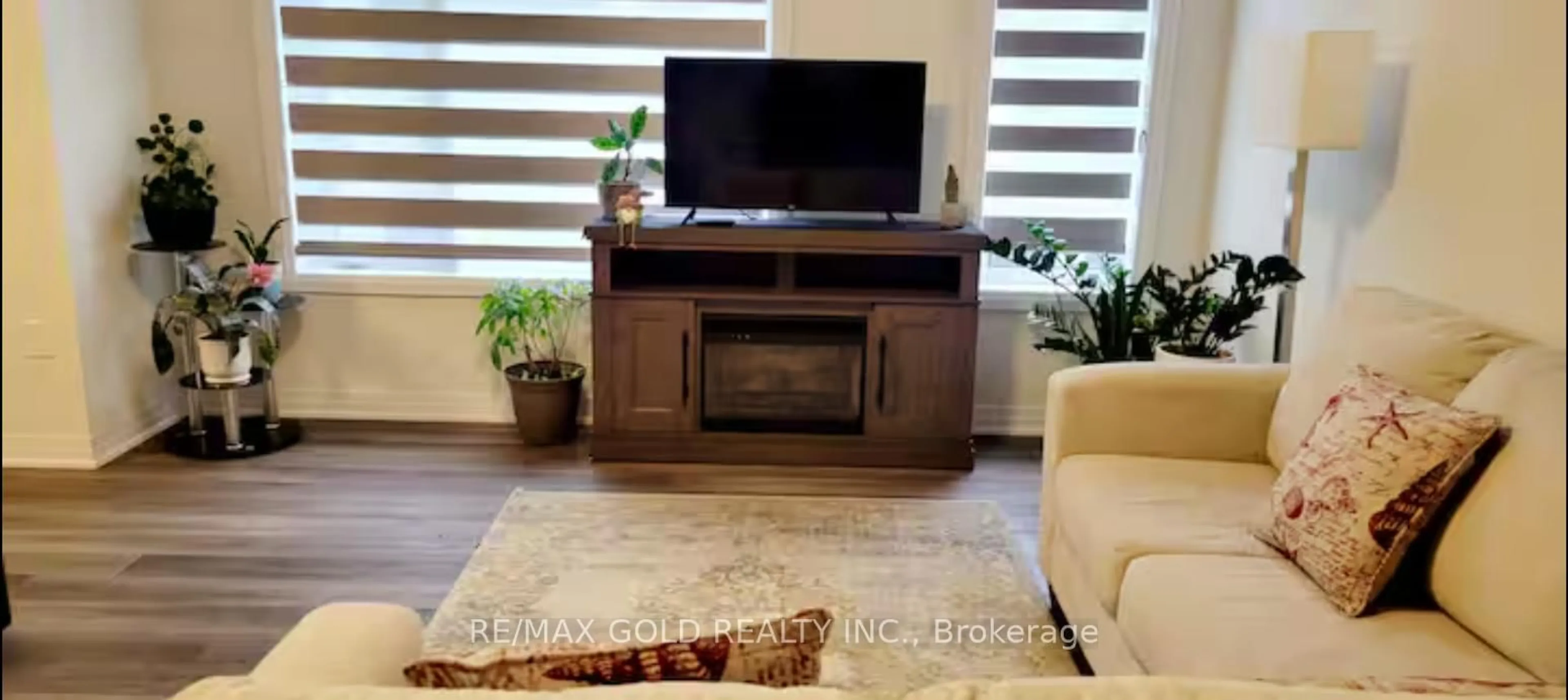 Living room with furniture, unknown for 35 Fieldridge Cres #36, Brampton Ontario L6R 4G6