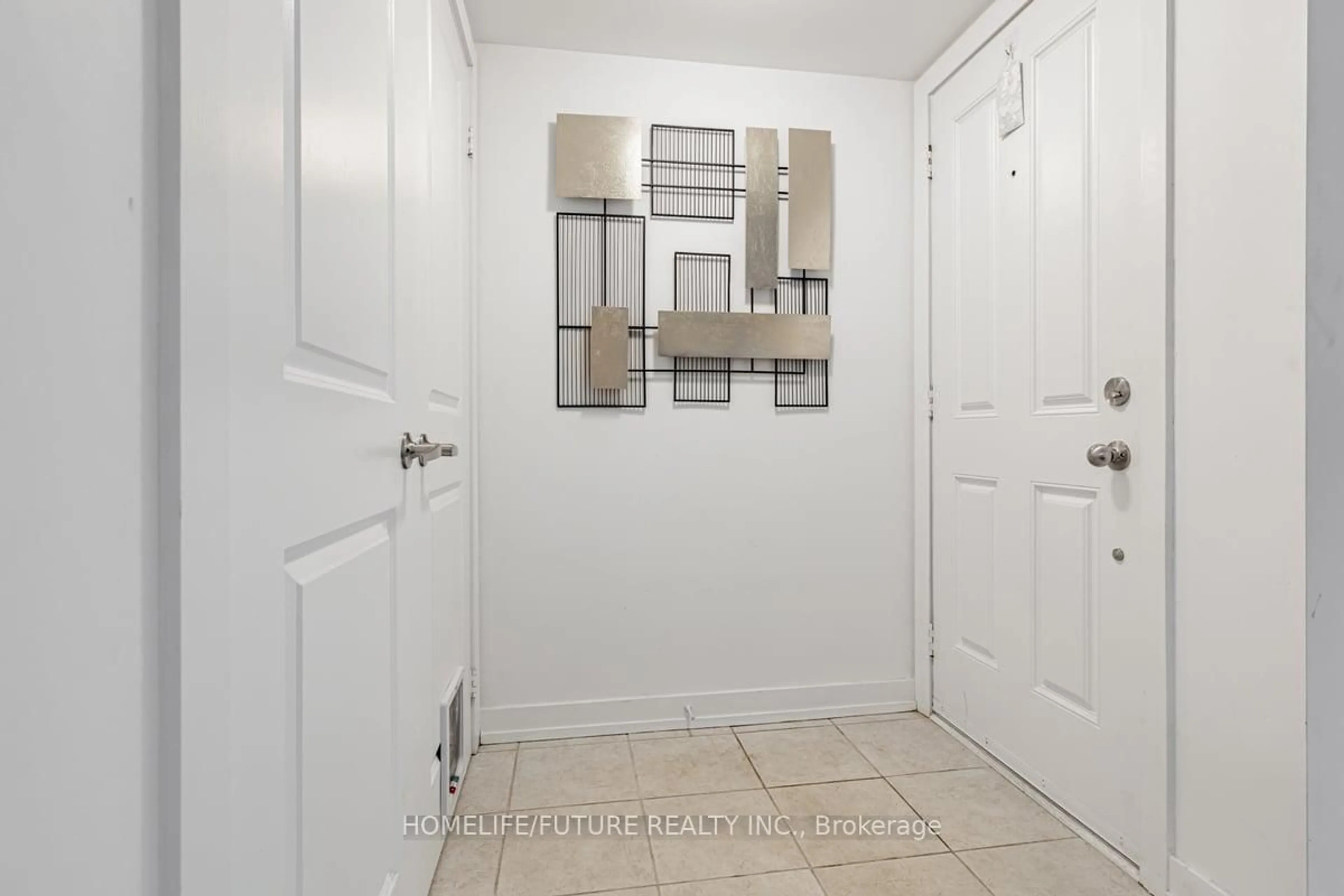 Indoor entryway for 2355 Sheppard Ave #202, Toronto Ontario M9M 0E7