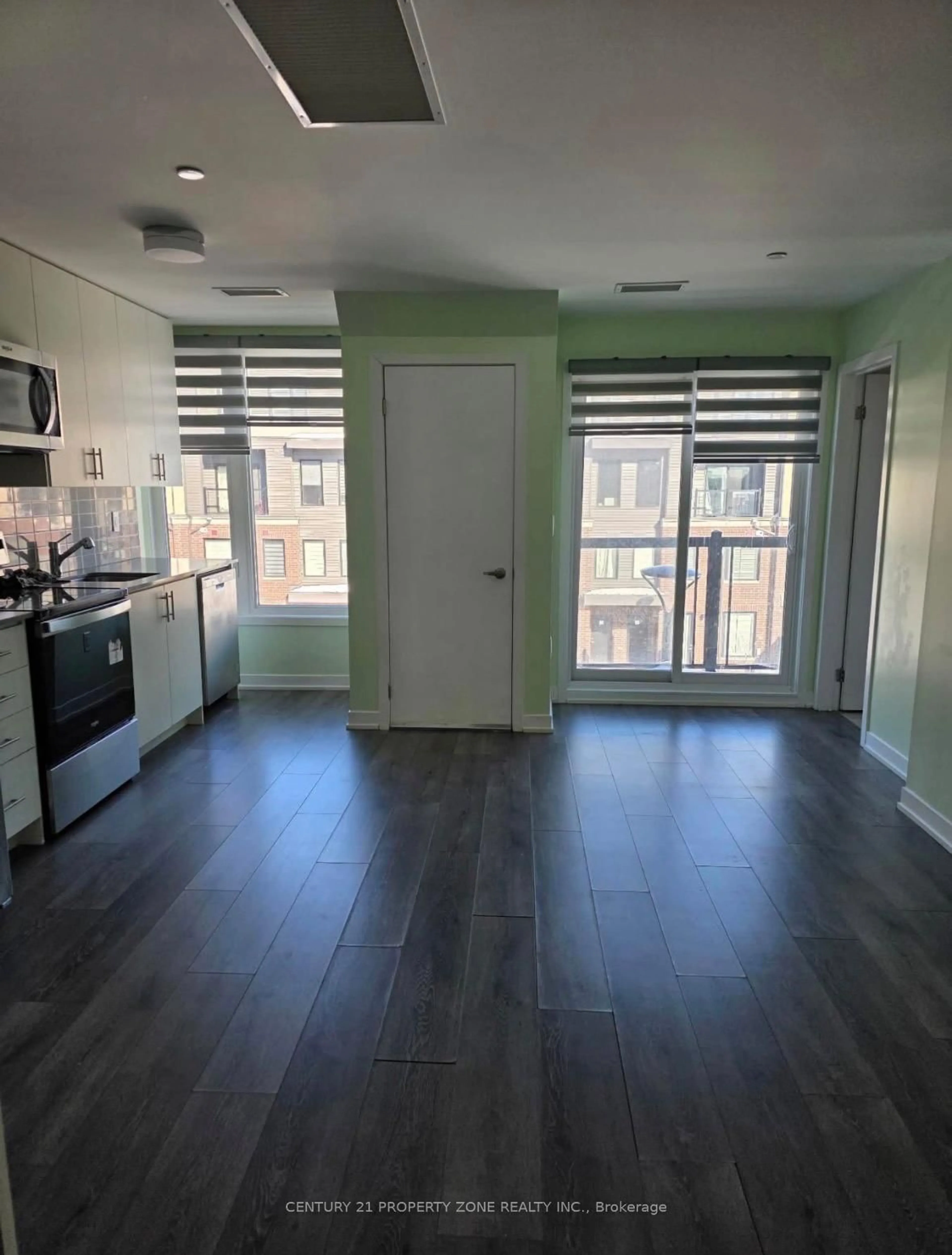 A pic of a room for 3401 Ridgeway Dr #301, Mississauga Ontario L5L 5T3