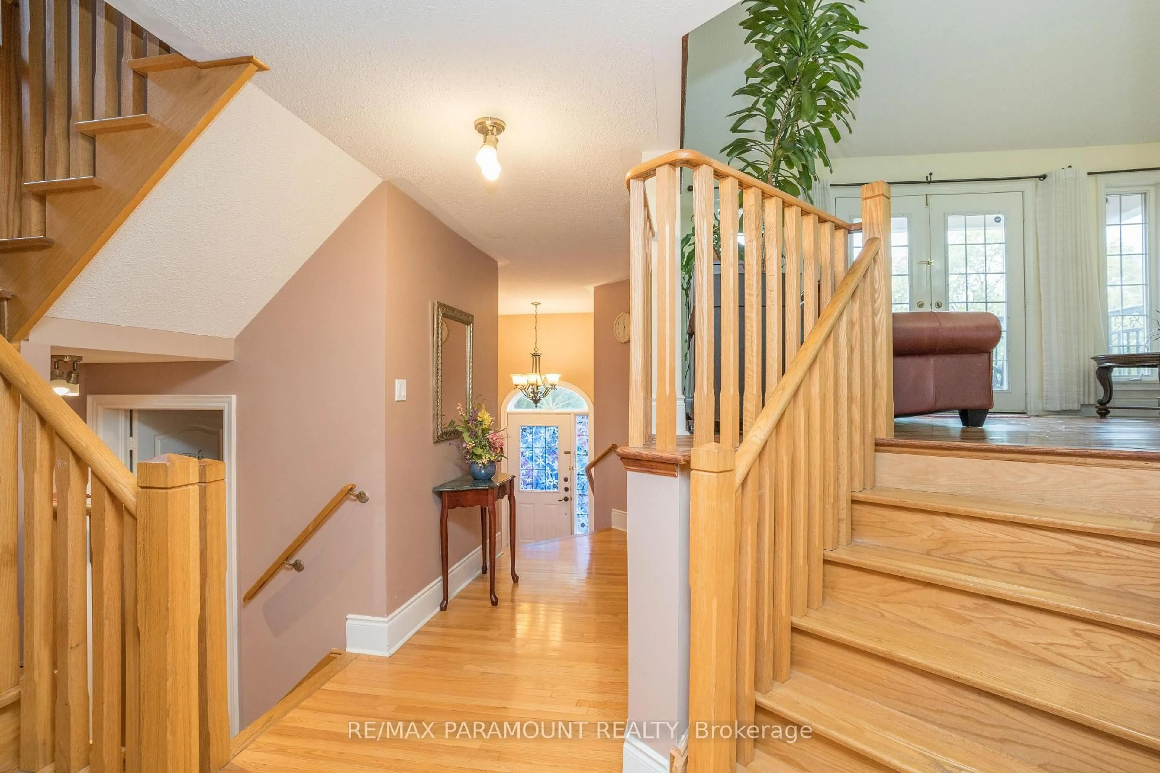 Indoor entryway for 19 River Rock Cres, Brampton Ontario L7A 2V2