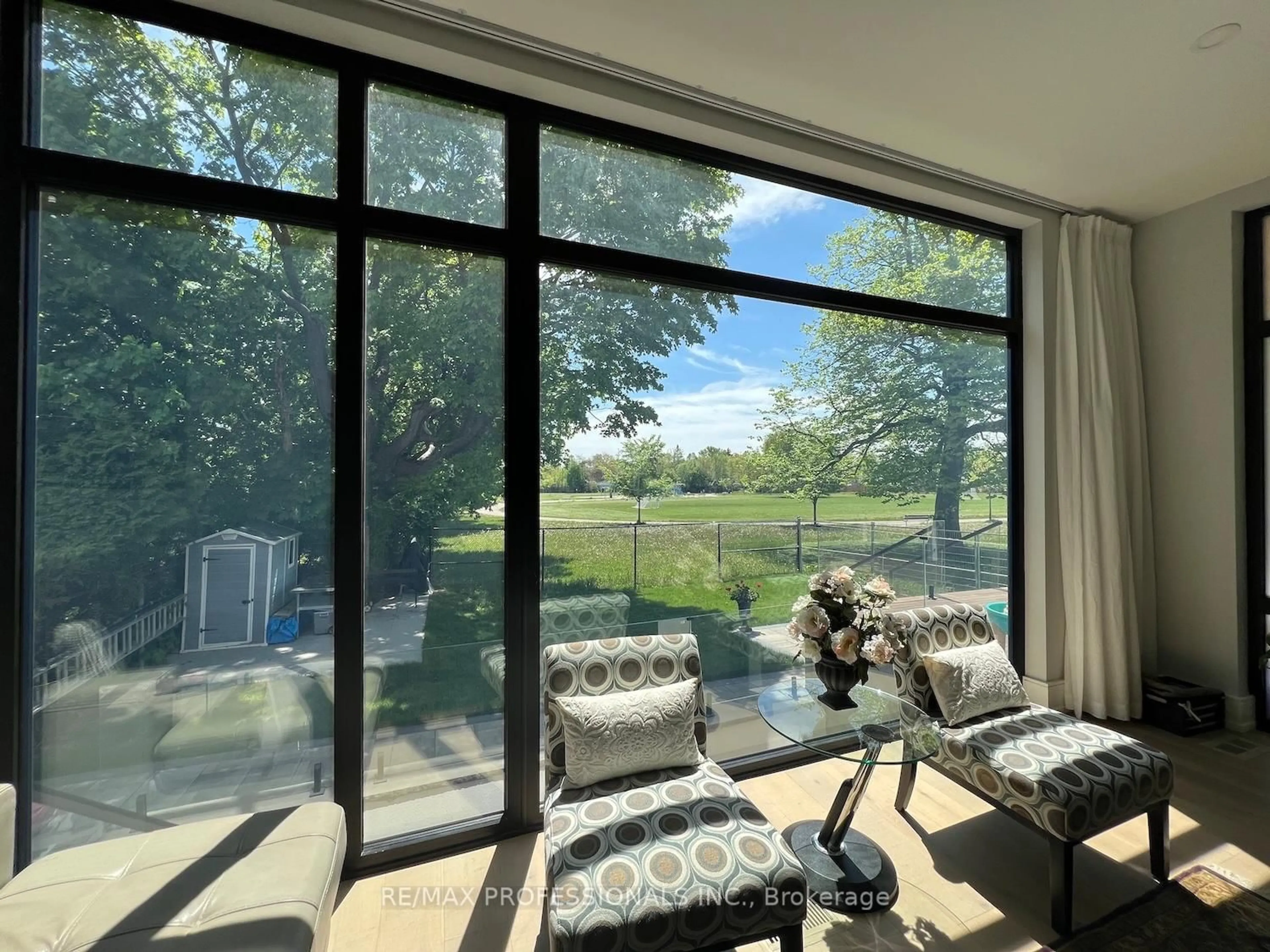 A pic of a room for 2206 UTELY Rd, Mississauga Ontario L5J 1X1