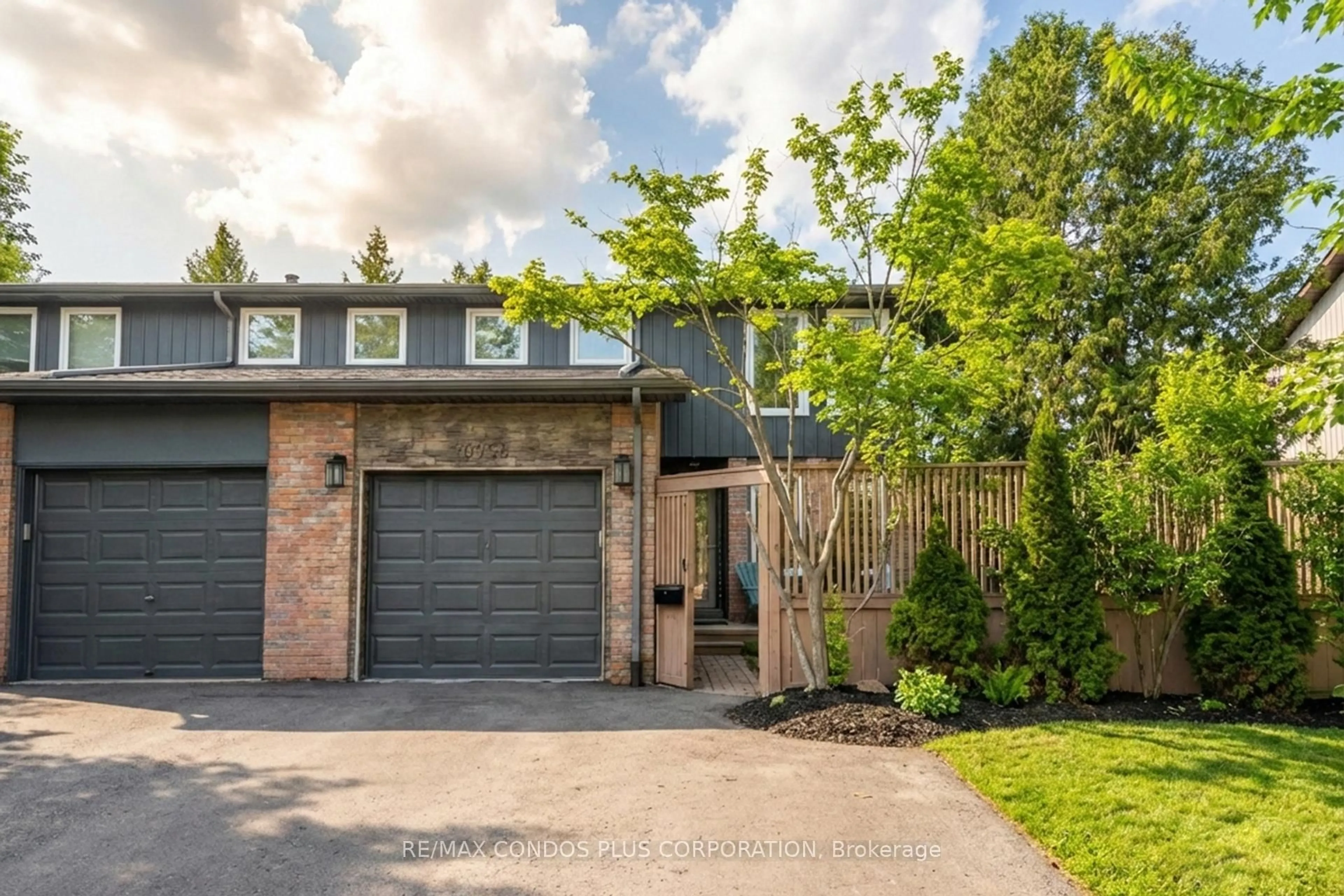 Home with brick exterior material, street for 6956 Cadiz Cres, Mississauga Ontario L5N 1Y4