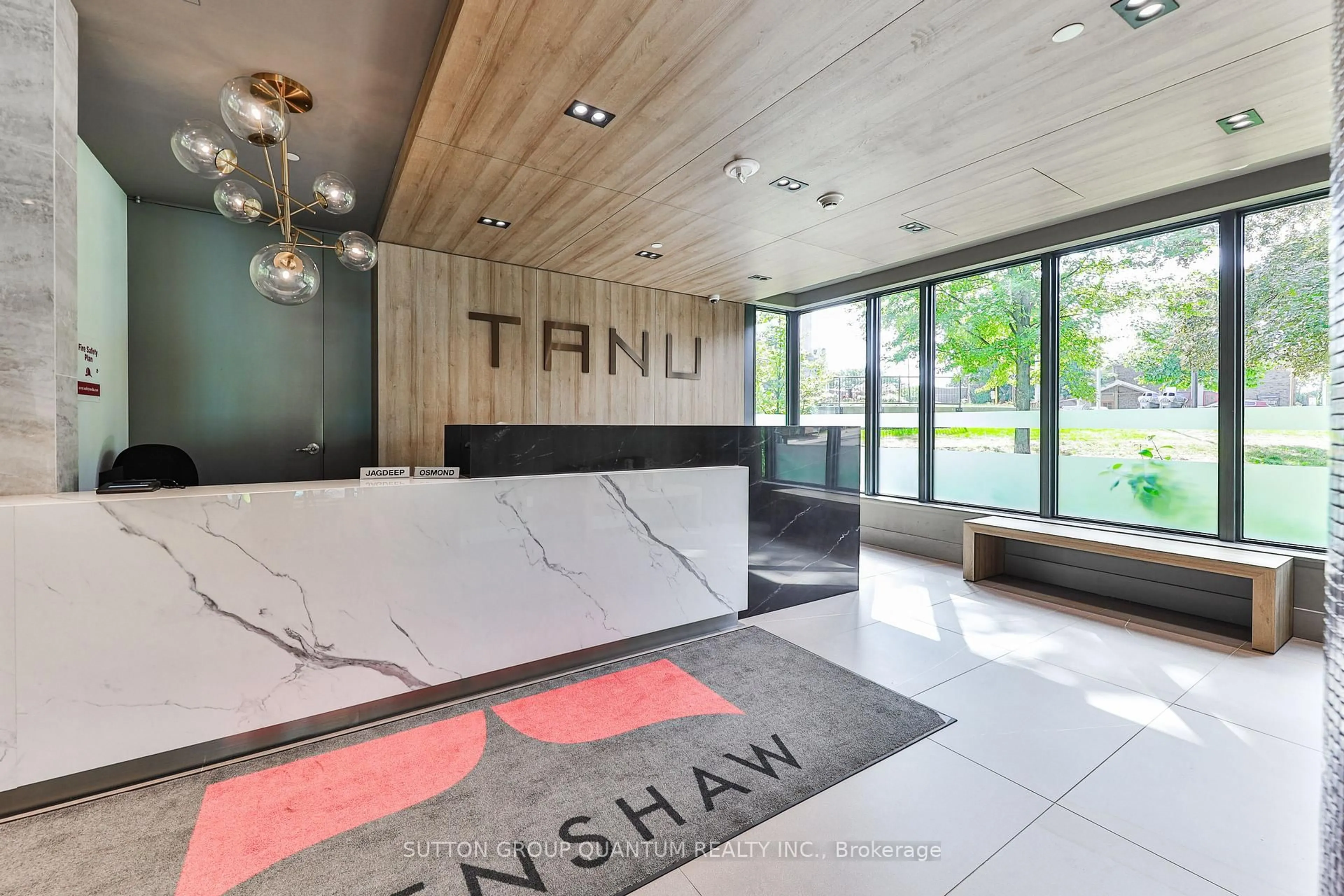 Lobby for 21 Park St #1009, Mississauga Ontario L5G 0C2