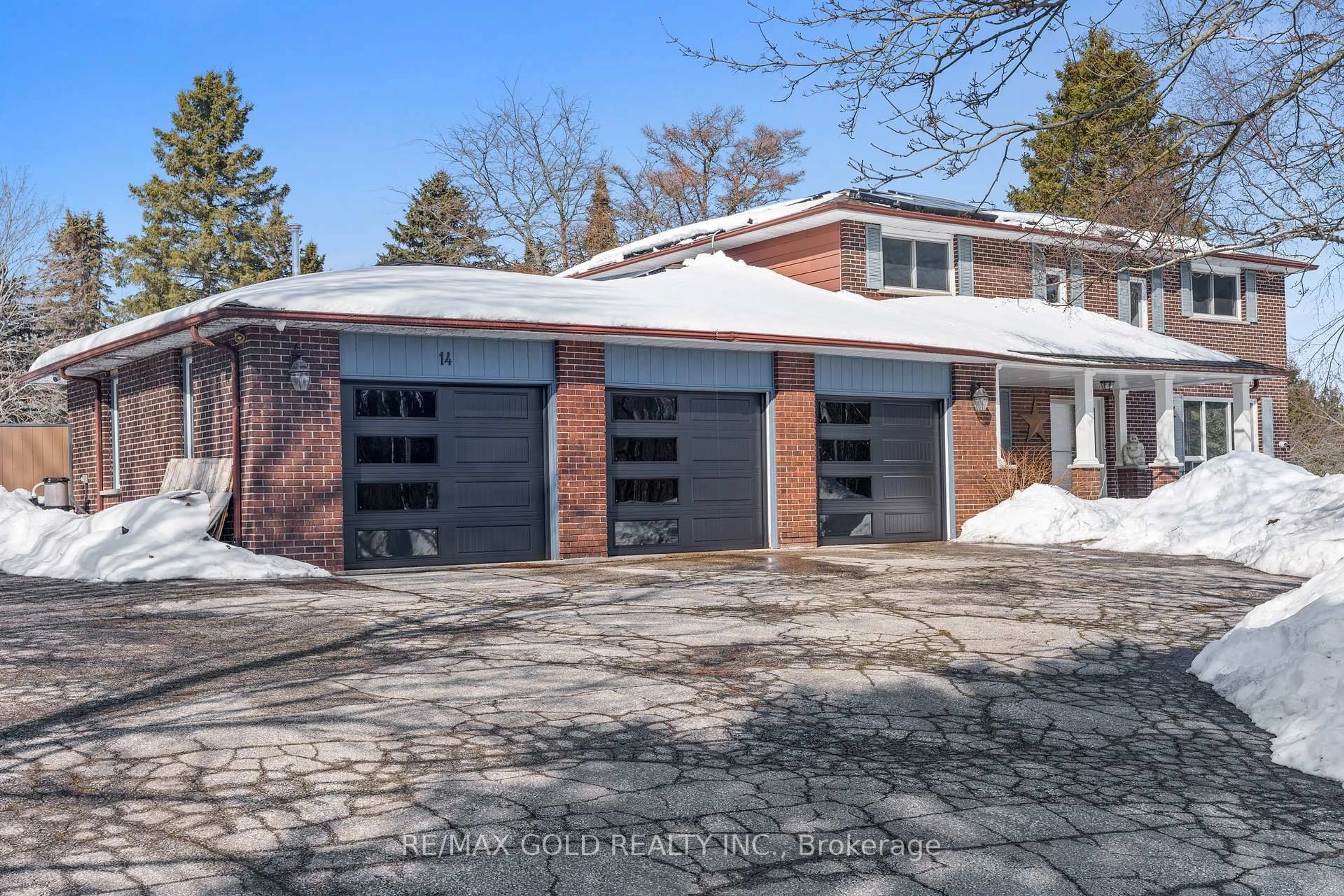 Home with brick exterior material, street for 14 Birchview Dr, Caledon Ontario L7K 0L5