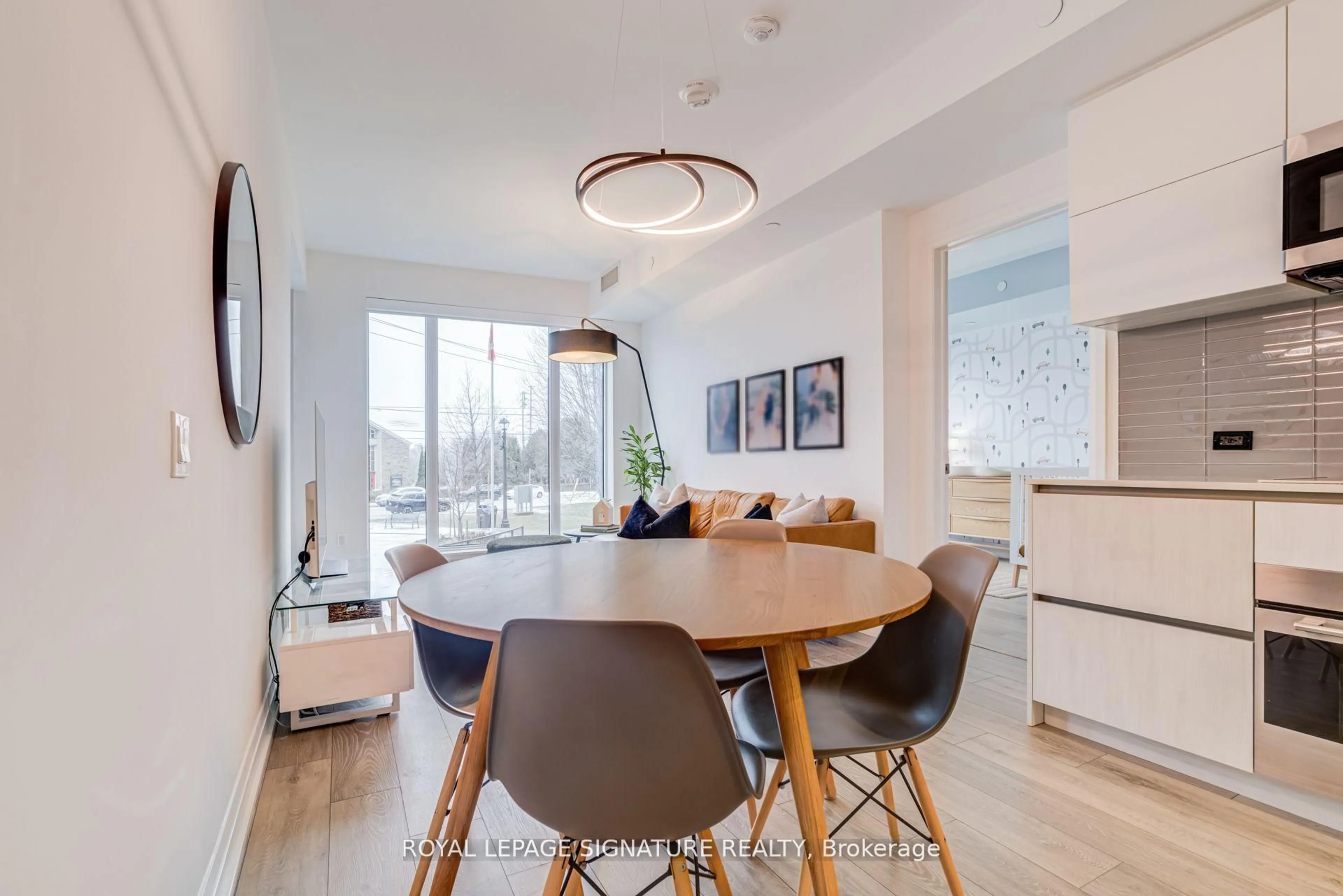 Unknown for 21 Park St #207, Mississauga Ontario L5G 0C2