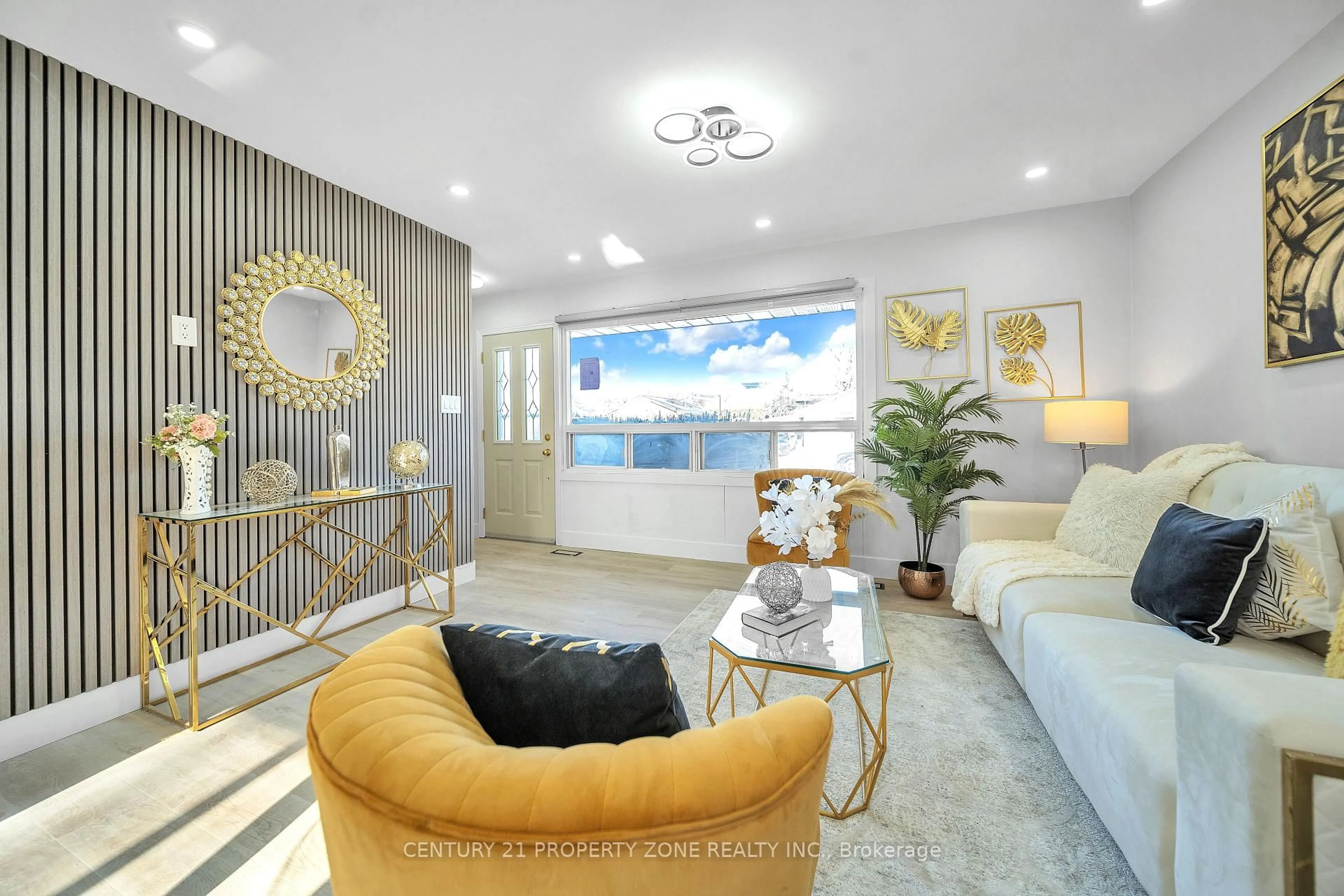 Living room with furniture, unknown for 102 Prince Charles Dr, Halton Hills Ontario L7G 3V6