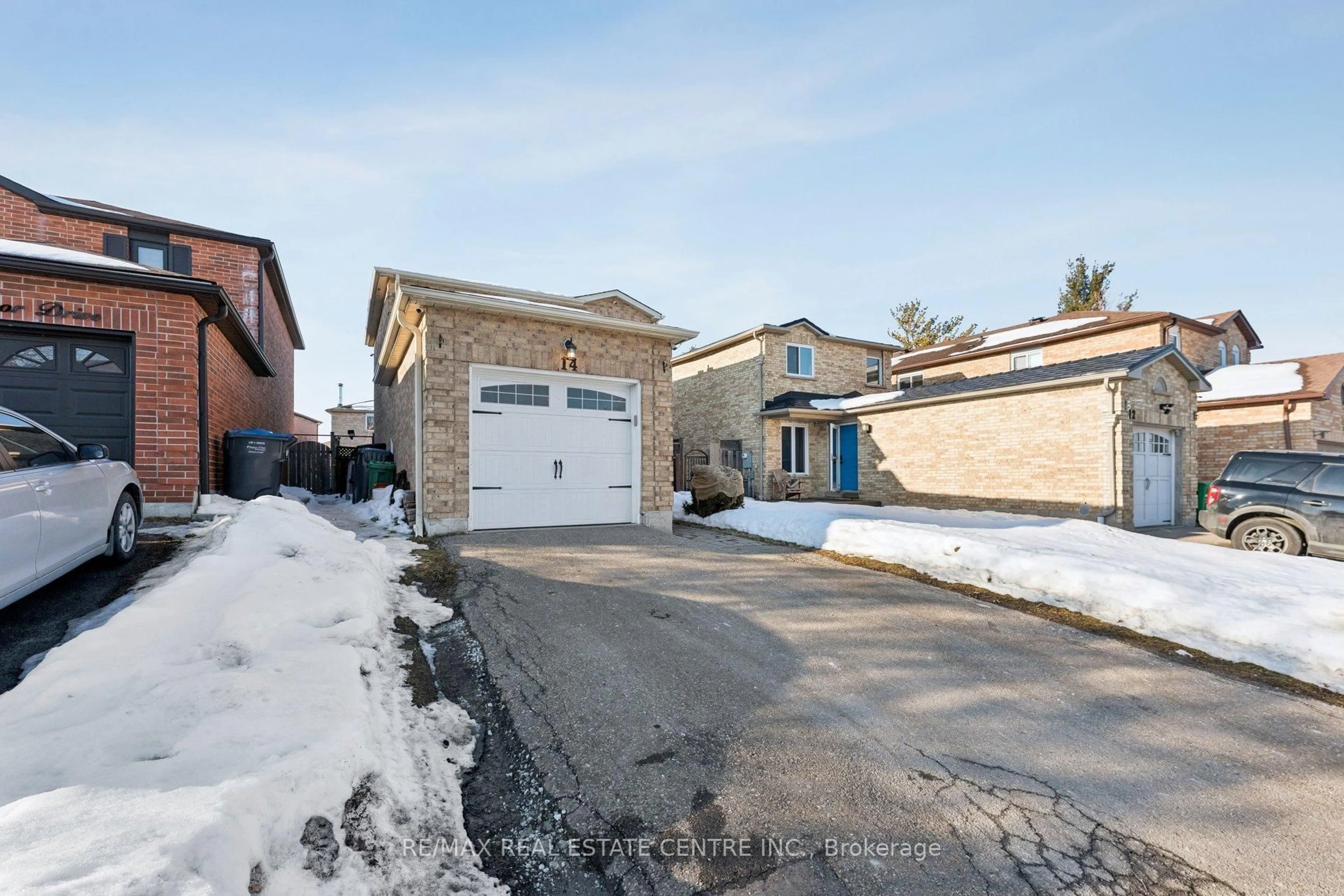 Home with brick exterior material, street for 14 Glenmanor Dr, Brampton Ontario L6Z 3Z4