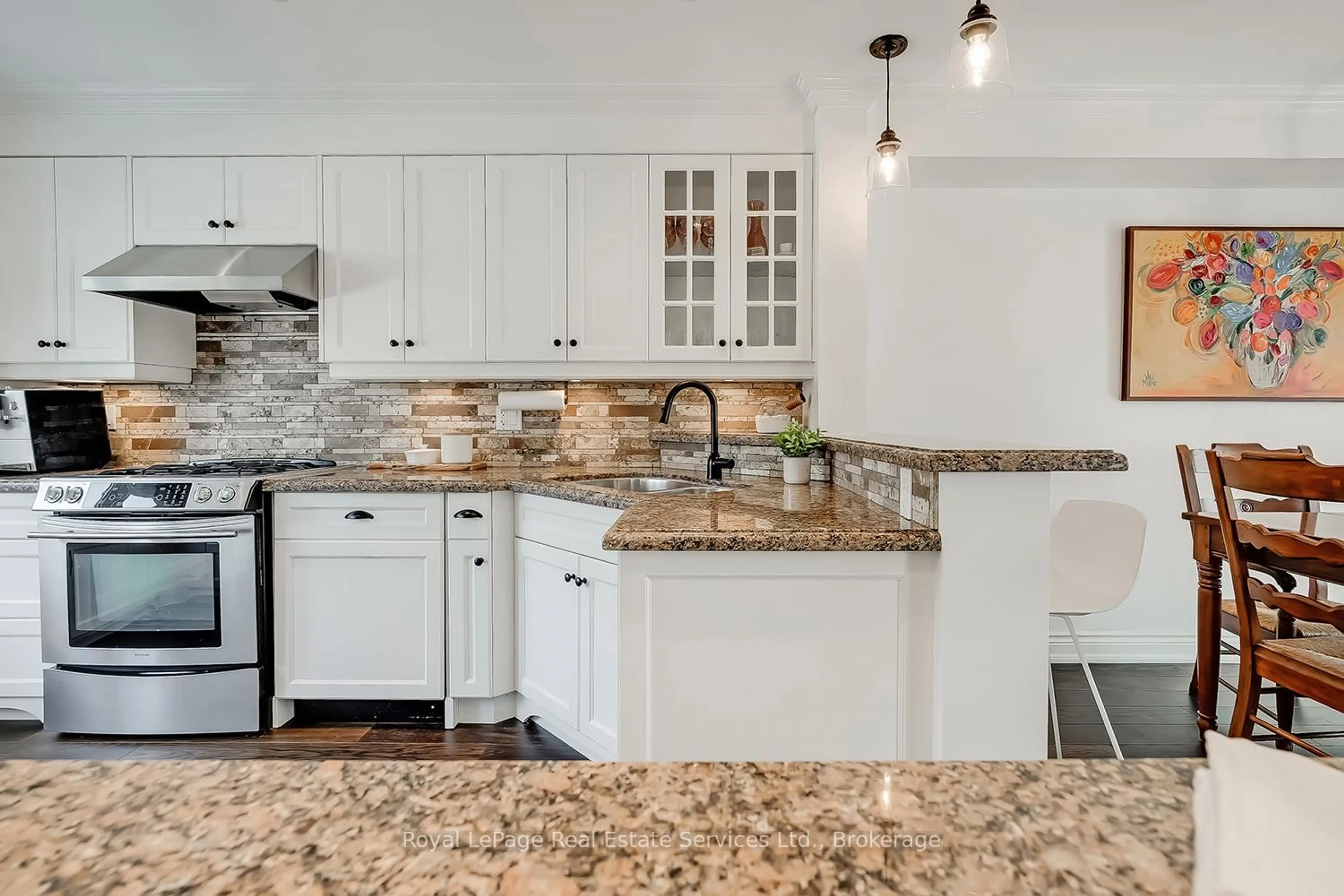 Open concept kitchen, ceramic/tile floor for 10 Normandy Pl, Oakville Ontario L6K 1S1