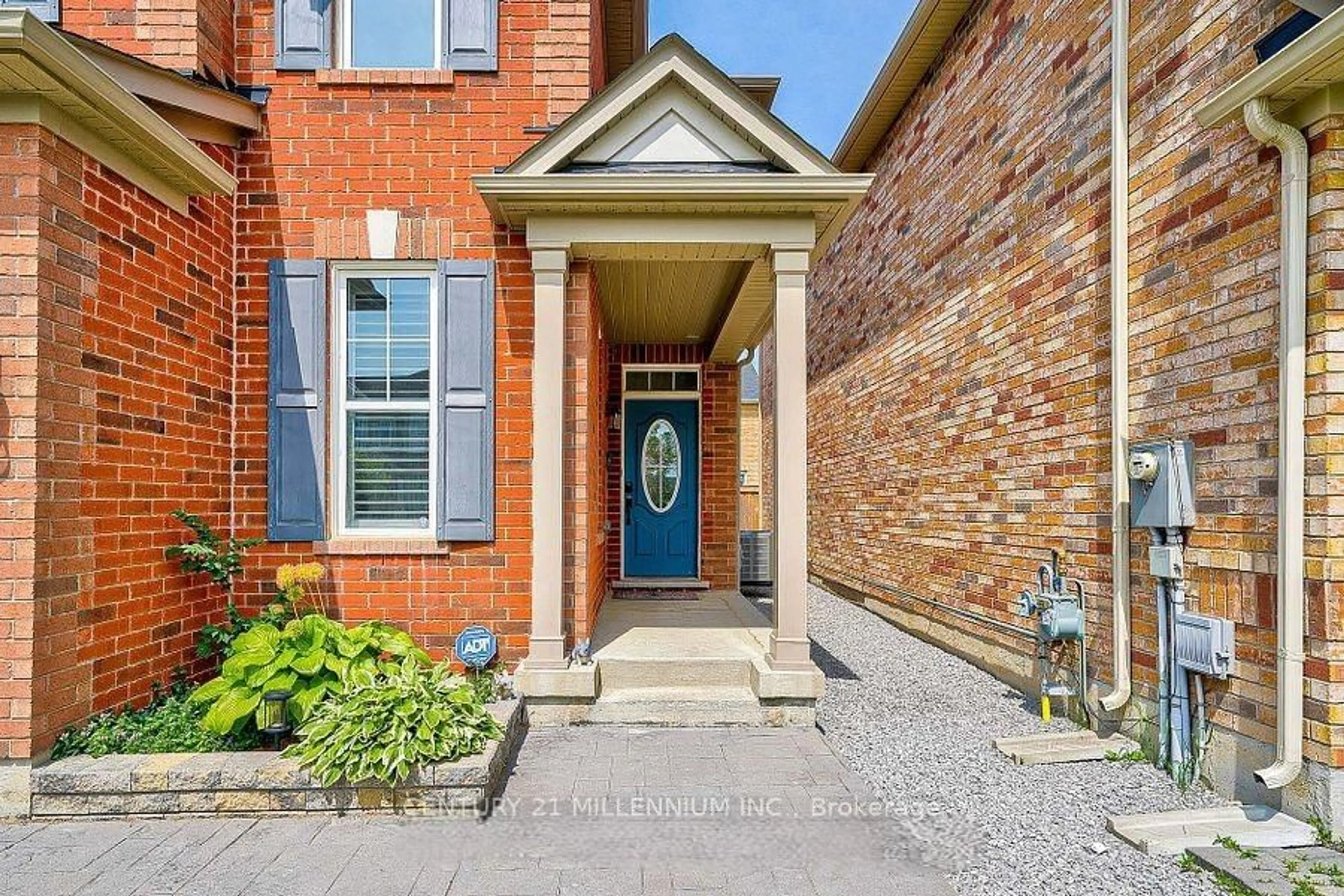 Home with brick exterior material, street for 973 Asleton Blvd, Milton Ontario L9T 8R6