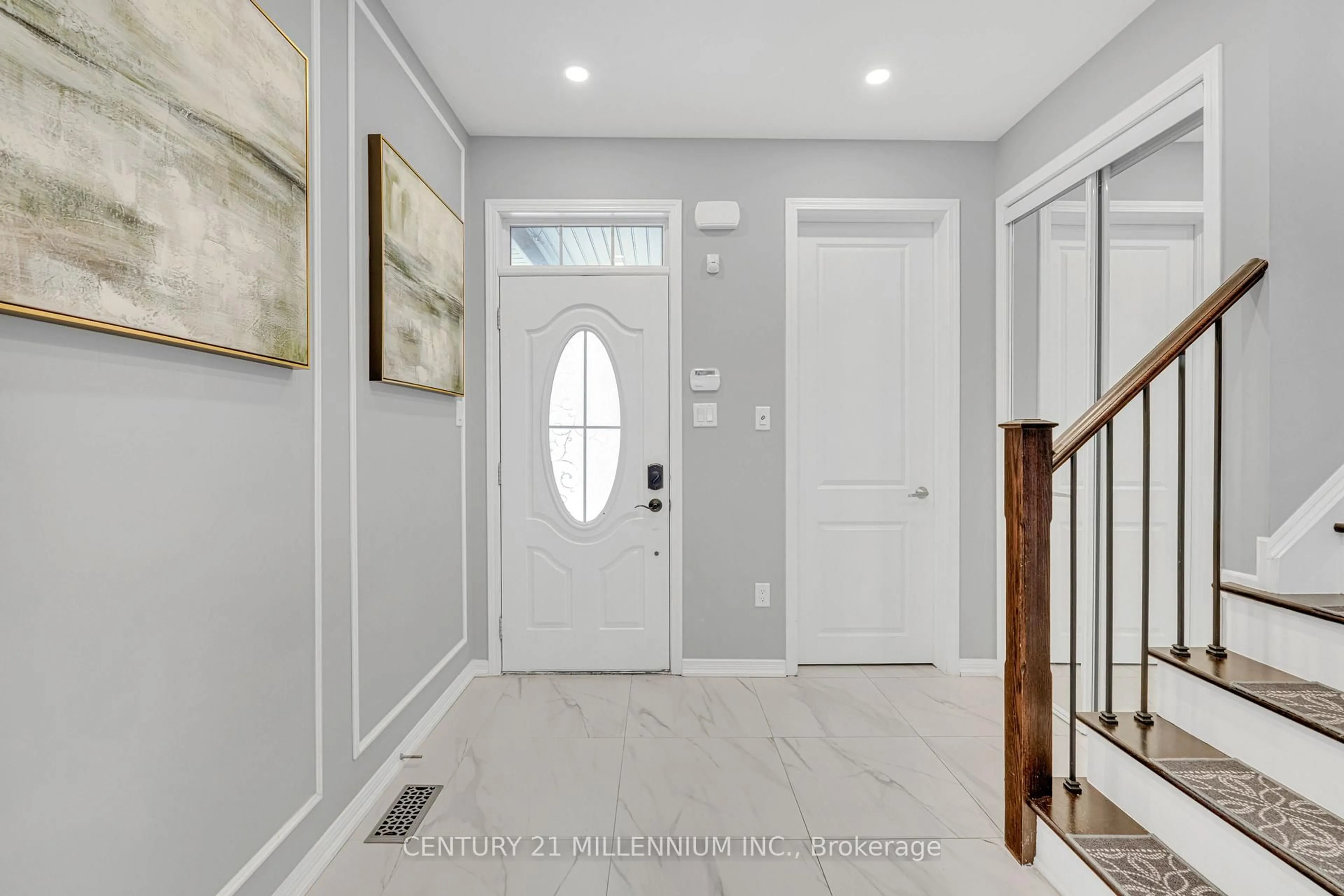 Indoor entryway for 973 Asleton Blvd, Milton Ontario L9T 8R6