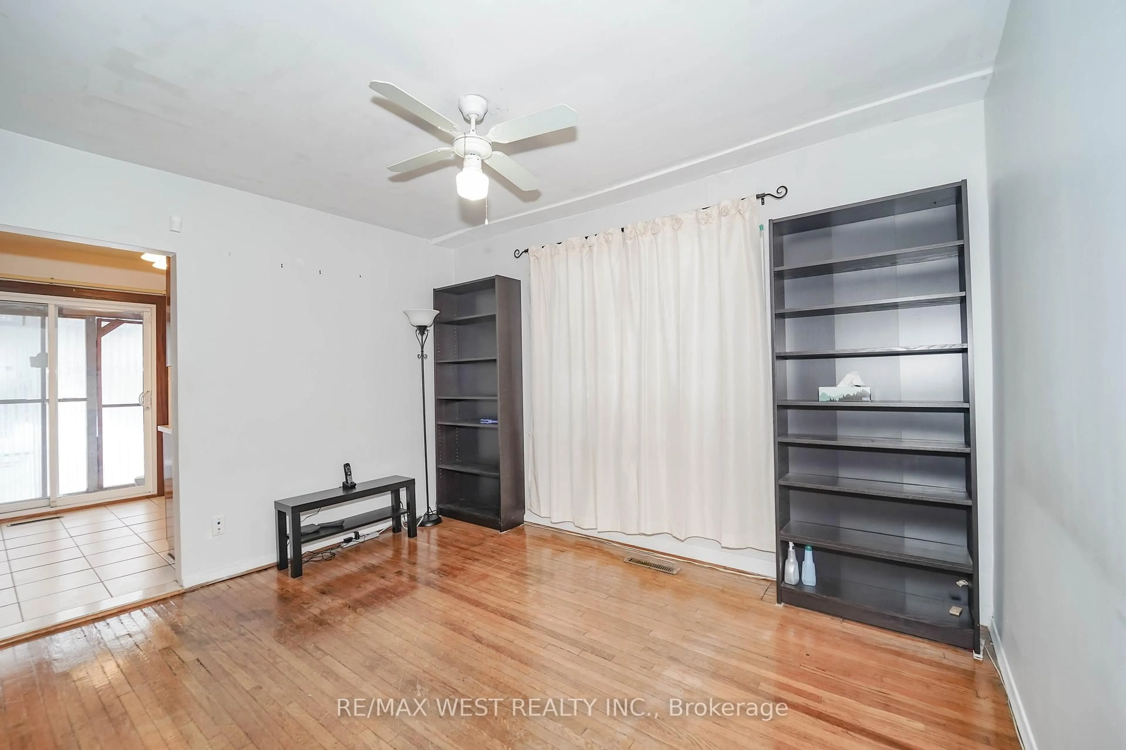 A pic of a room for 73 Chambers Ave, Toronto Ontario M6N 3M1