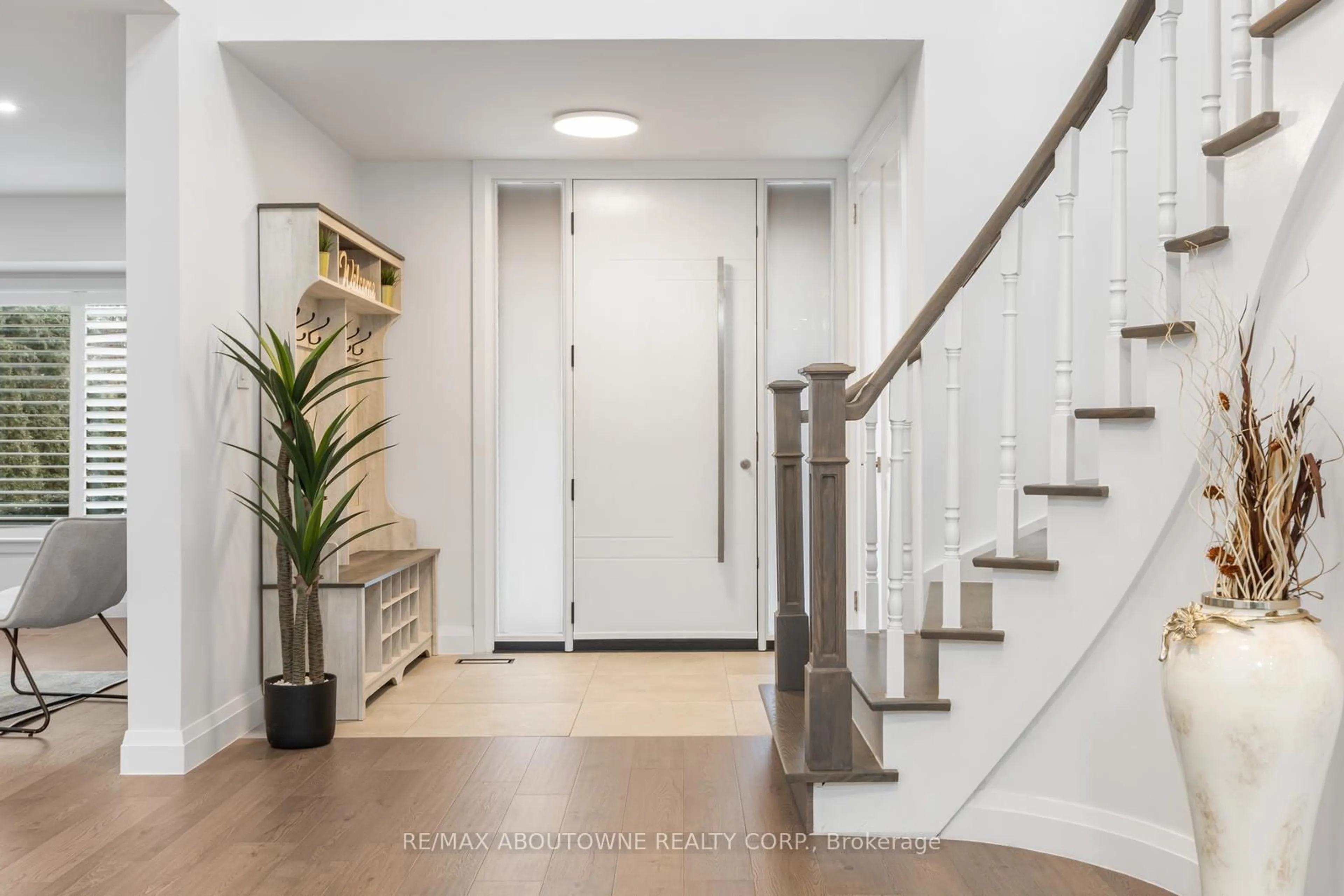 Unknown for 1324 Birchcliff Dr, Oakville Ontario L6M 2A4