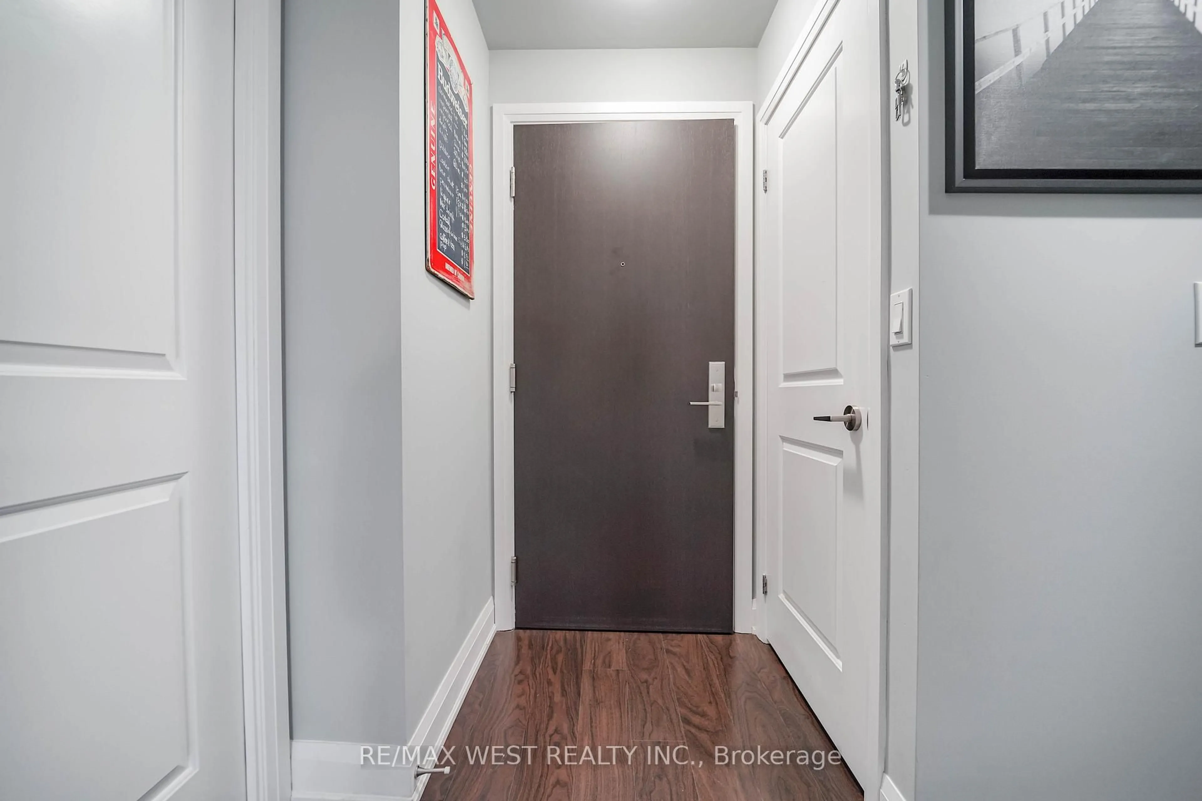 Indoor entryway for 35 Fontenay Crt #409, Toronto Ontario M9A 0C4