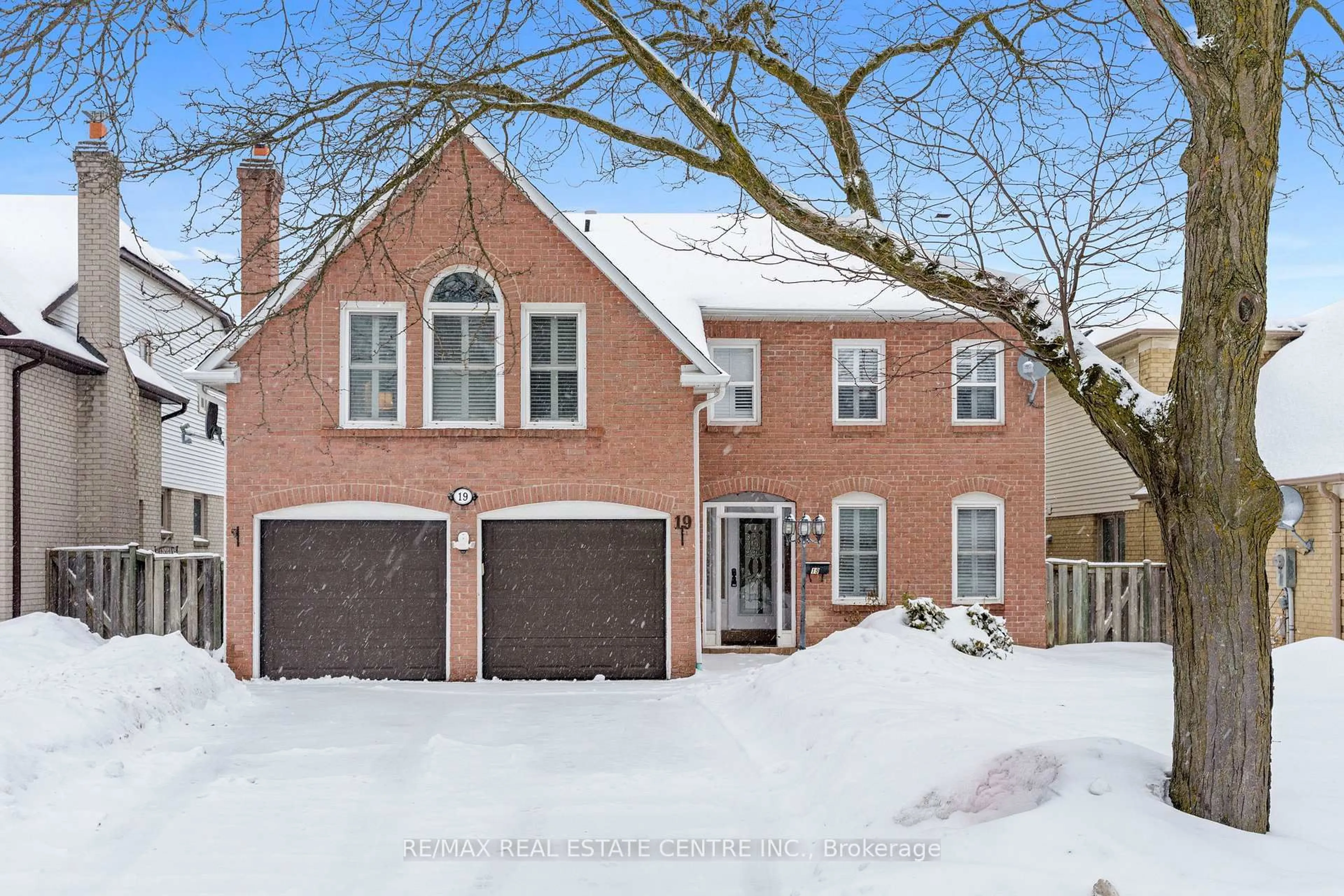 Home with brick exterior material, street for 19 Jaffa Dr, Brampton Ontario L6S 4C7