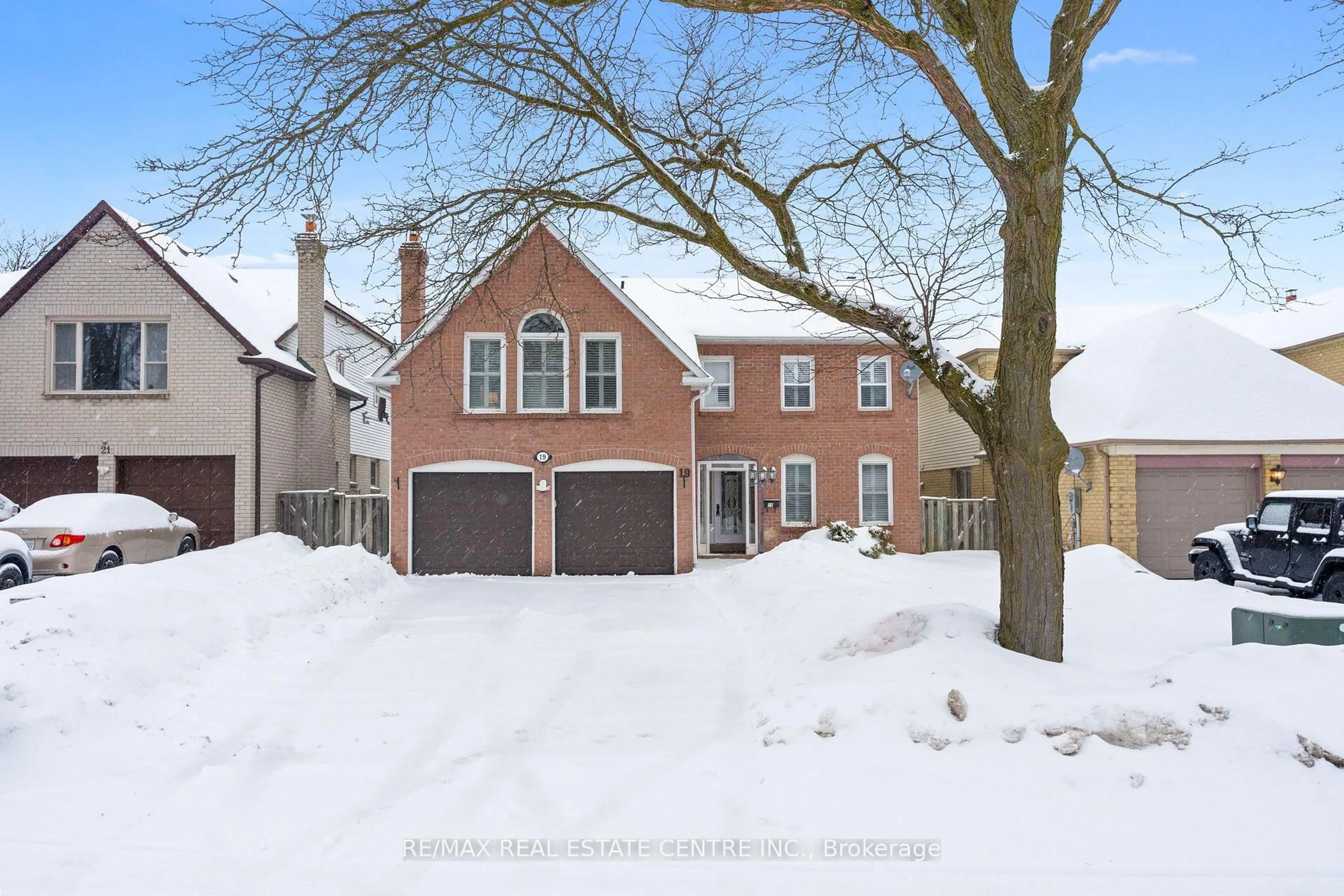 Home with brick exterior material, street for 19 Jaffa Dr, Brampton Ontario L6S 4C7