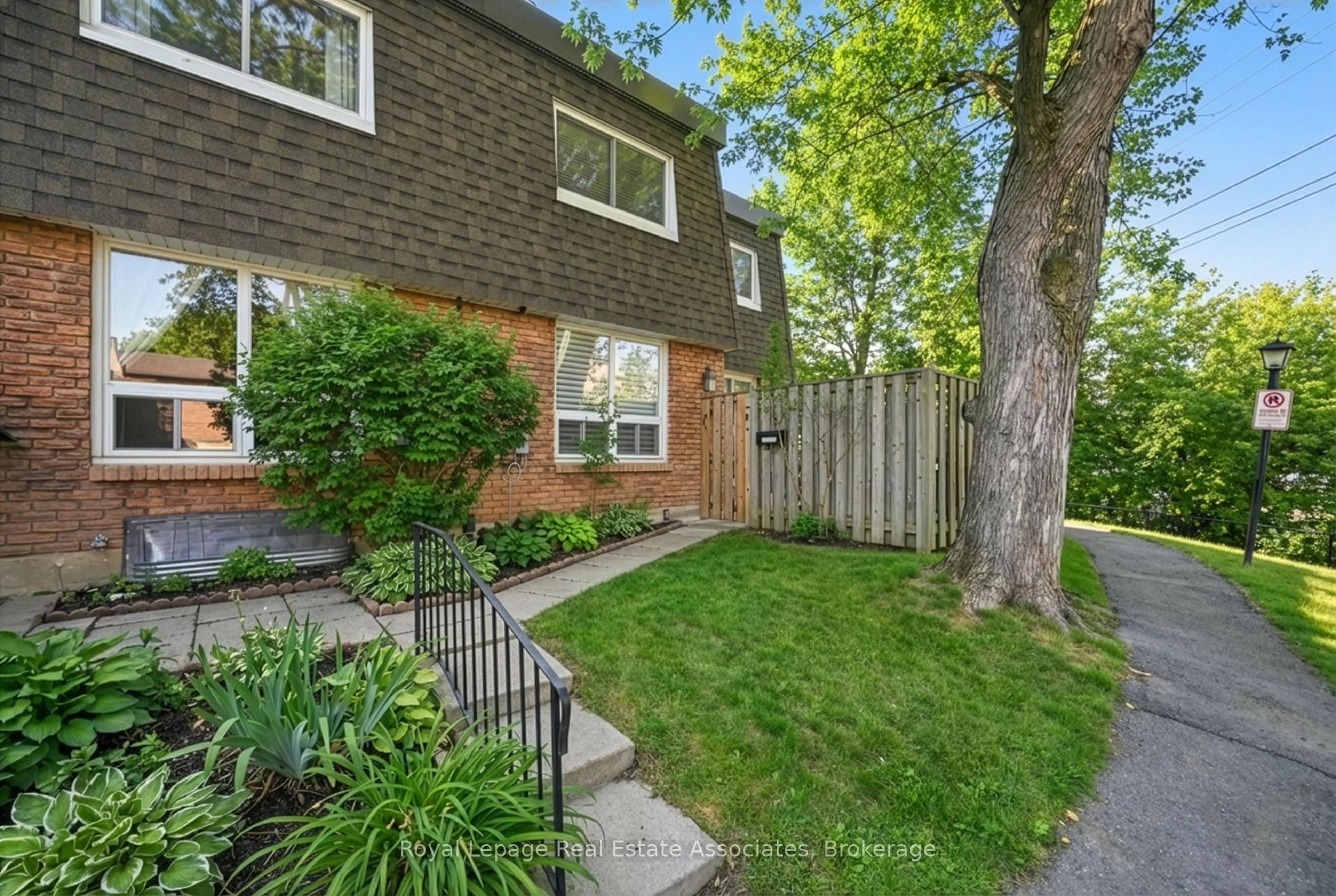 Unknown for 489 Timber Lane, Burlington Ontario L7L 4B1