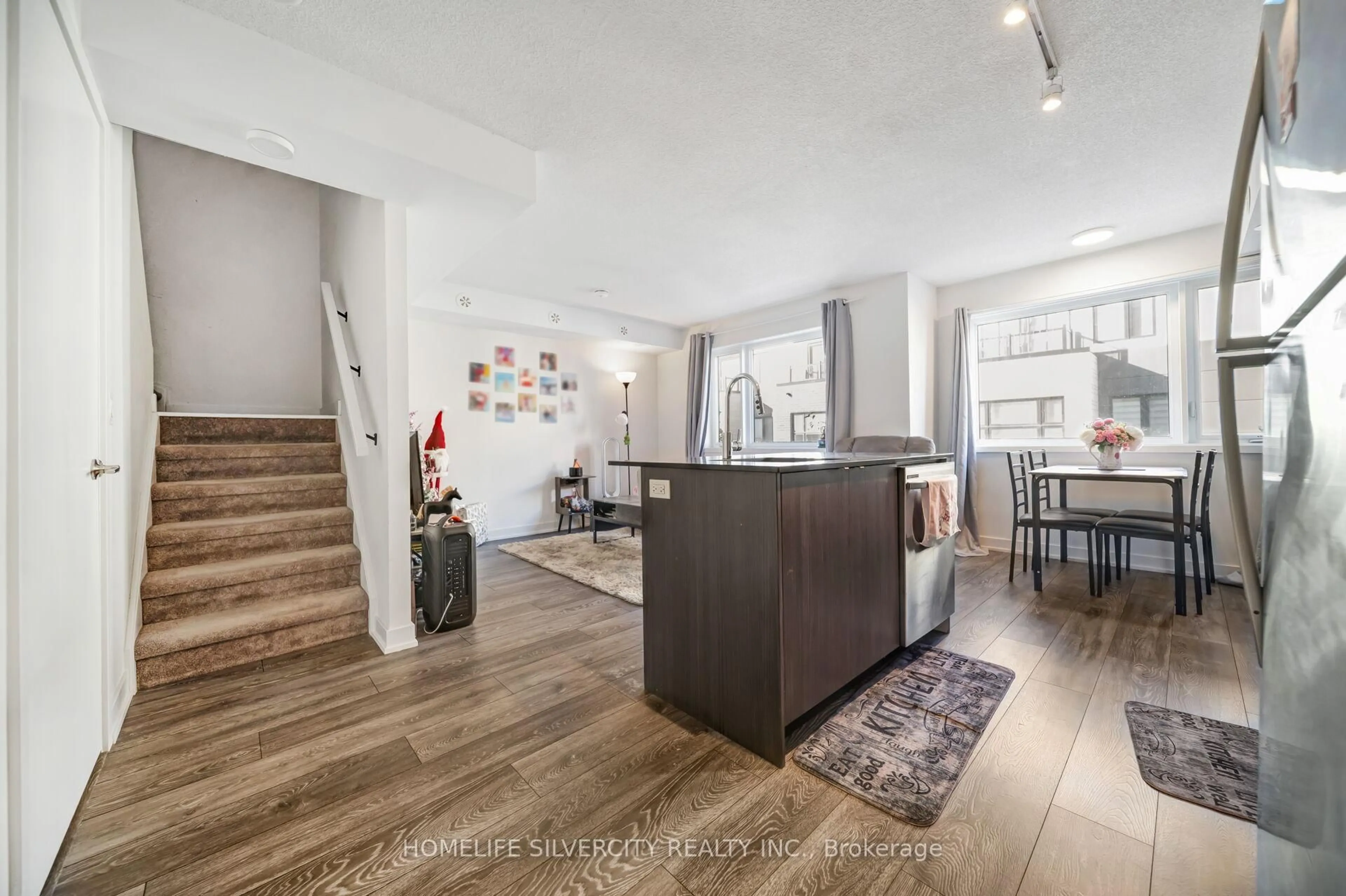 Open concept kitchen, unknown for 1131 Cooke Blvd #712, Burlington Ontario L7T 0C3