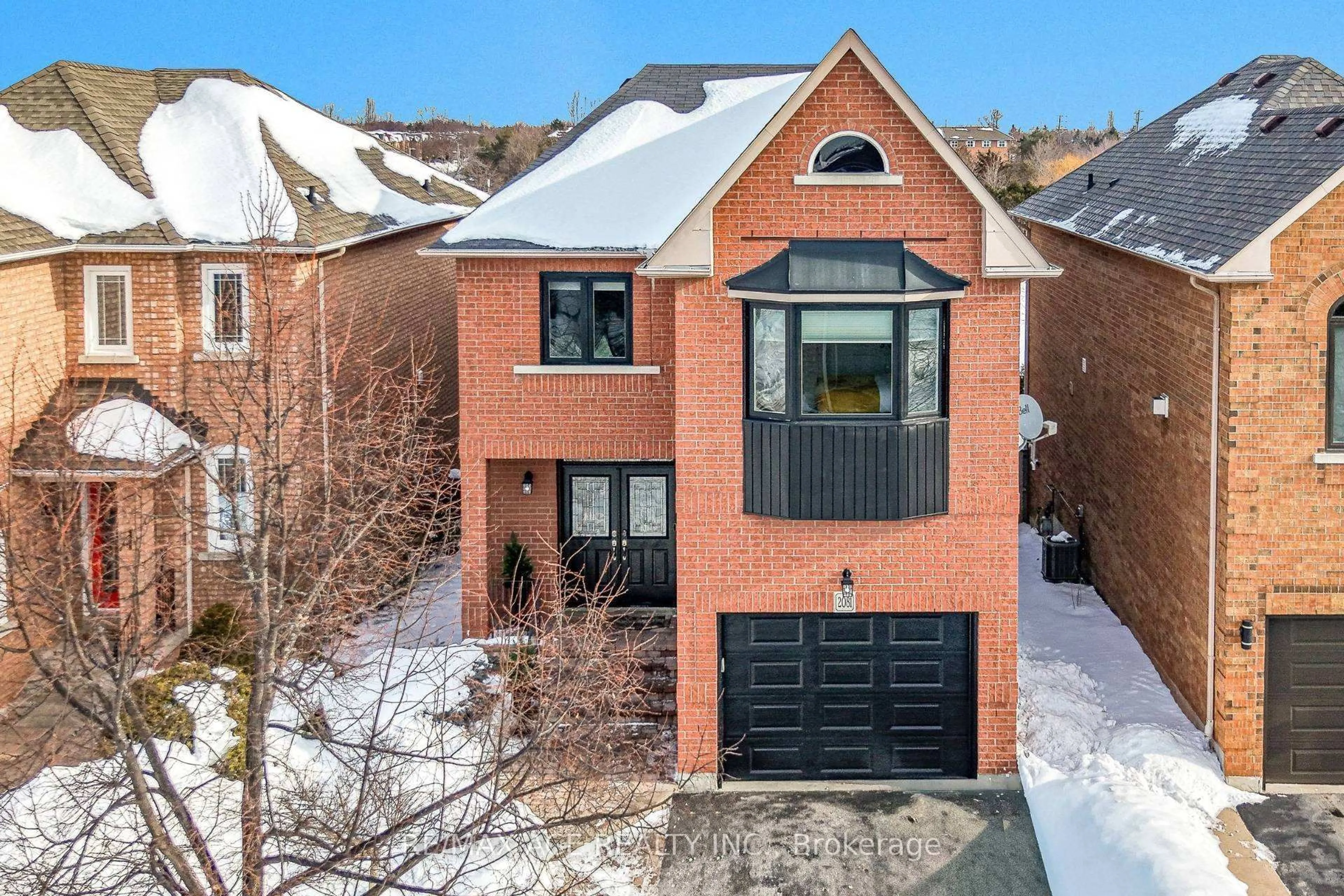 Home with brick exterior material, street for 2081 Frontier Dr, Oakville Ontario L6M 3V5