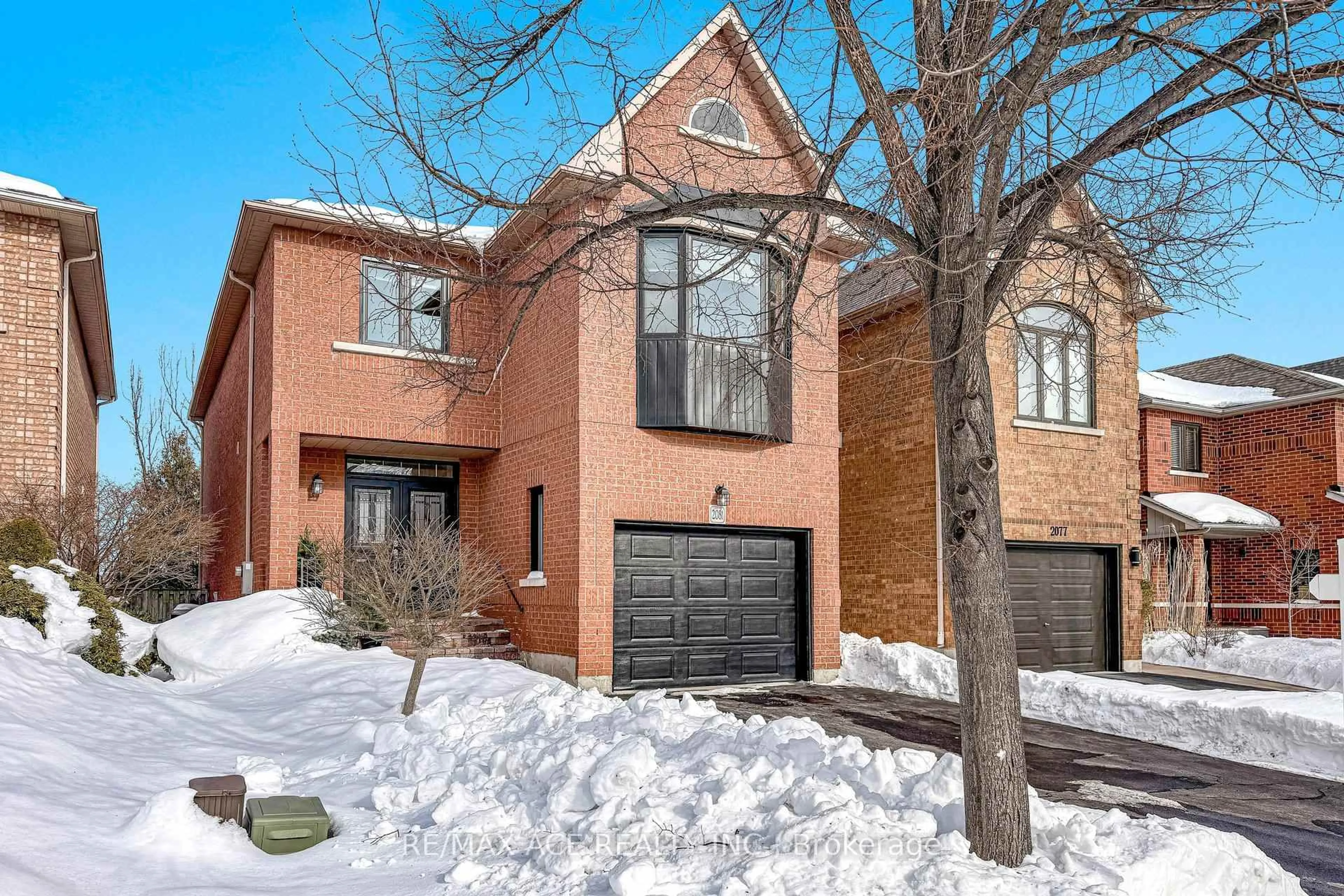Home with brick exterior material, street for 2081 Frontier Dr, Oakville Ontario L6M 3V5