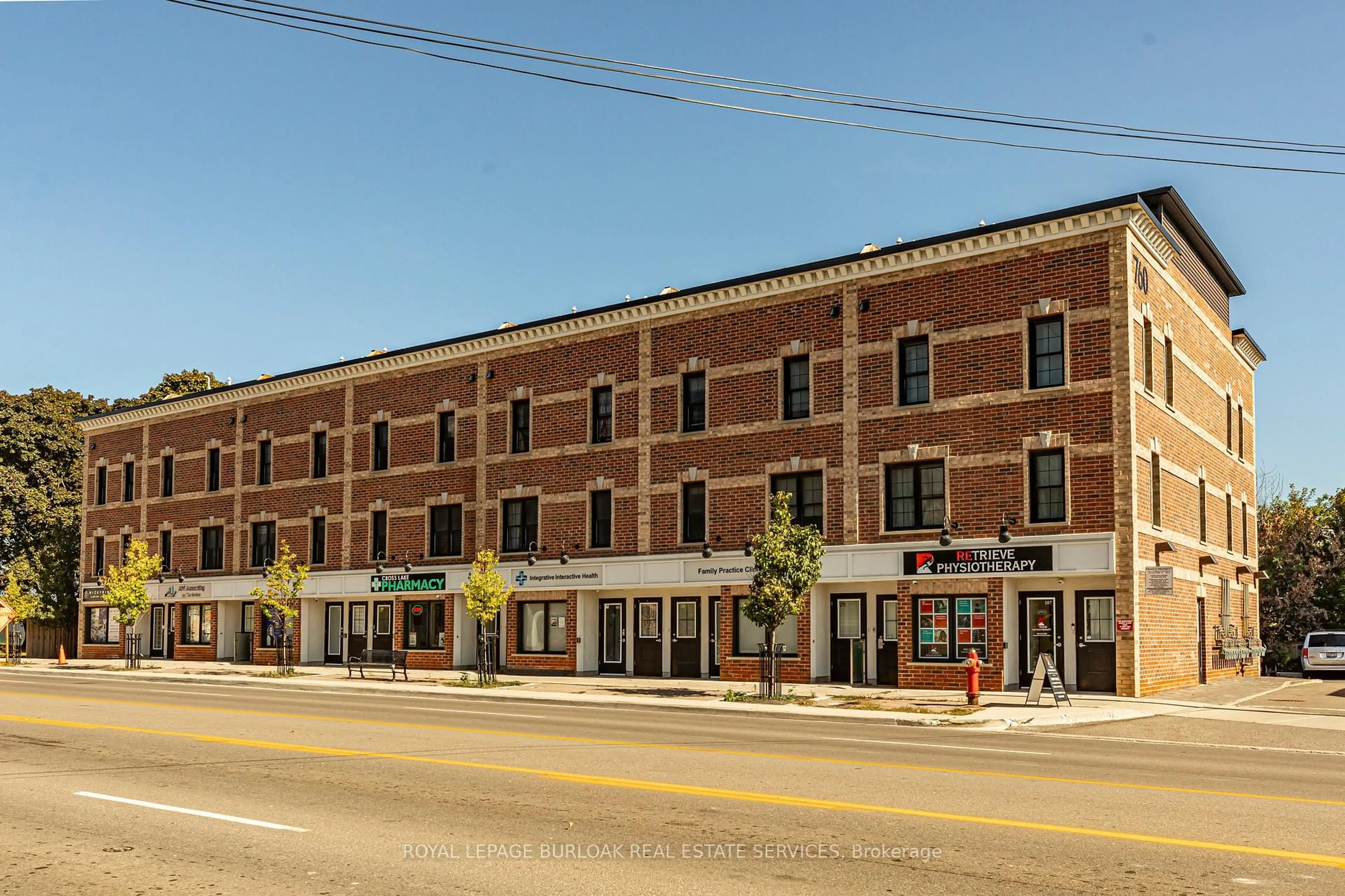 Home with brick exterior material, building for 760 Lakeshore Rd #207, Mississauga Ontario L5E 1C7