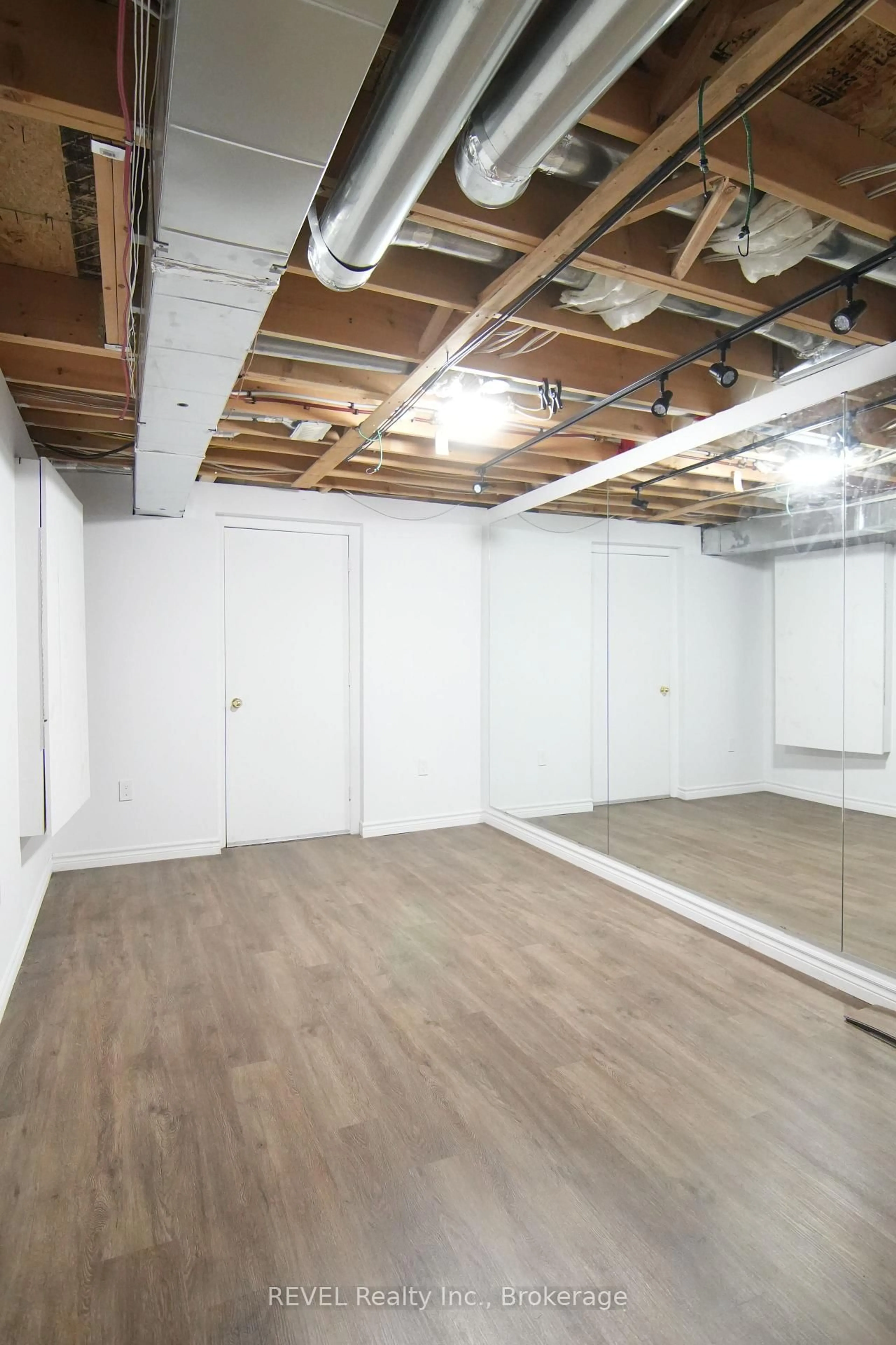 A pic of a room for 97 Cedarbrook Rd, Brampton Ontario L6R 0W4