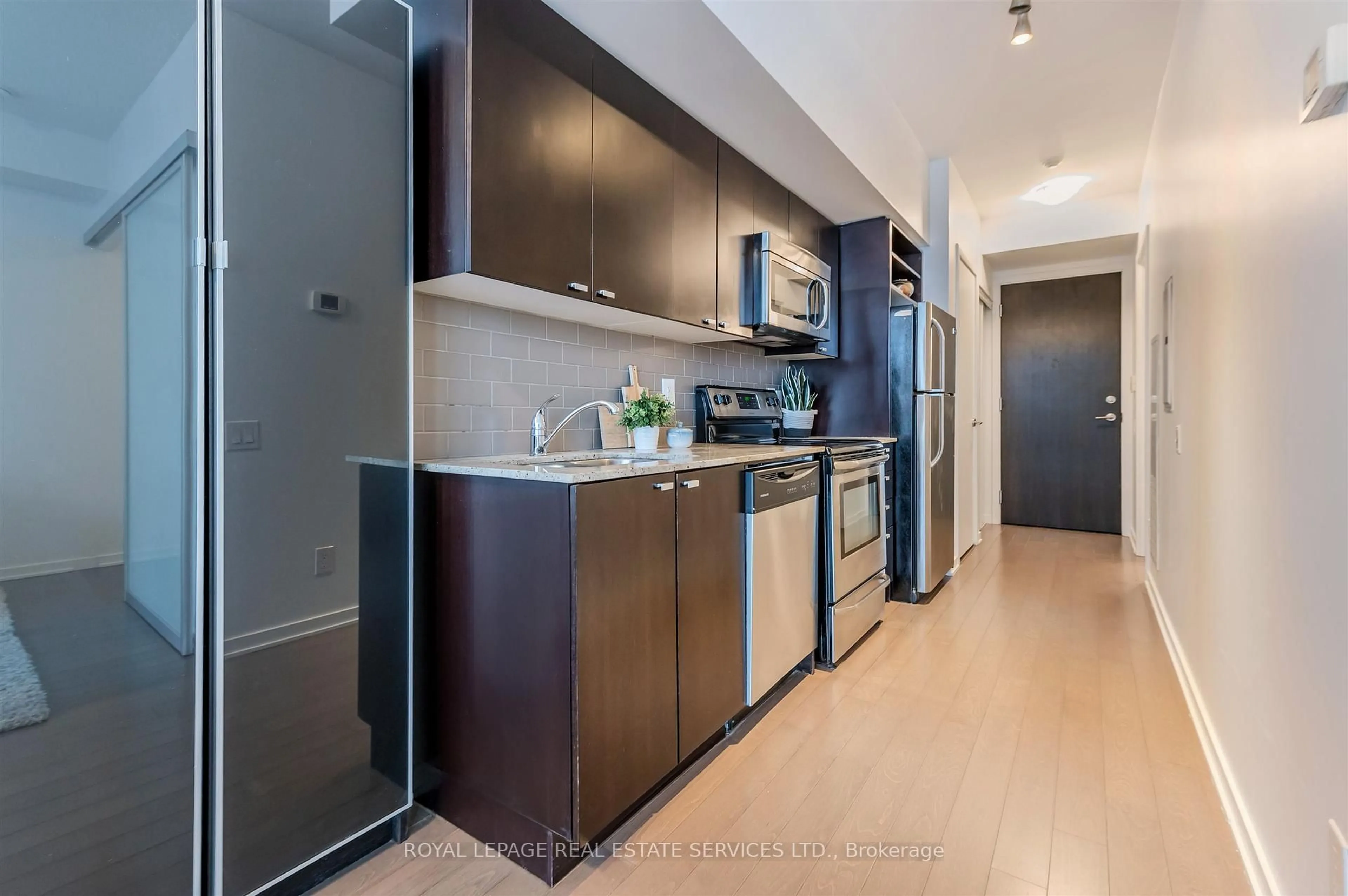 Standard kitchen, unknown for 105 The Queensway Ave #2012, Toronto Ontario M6S 5B5