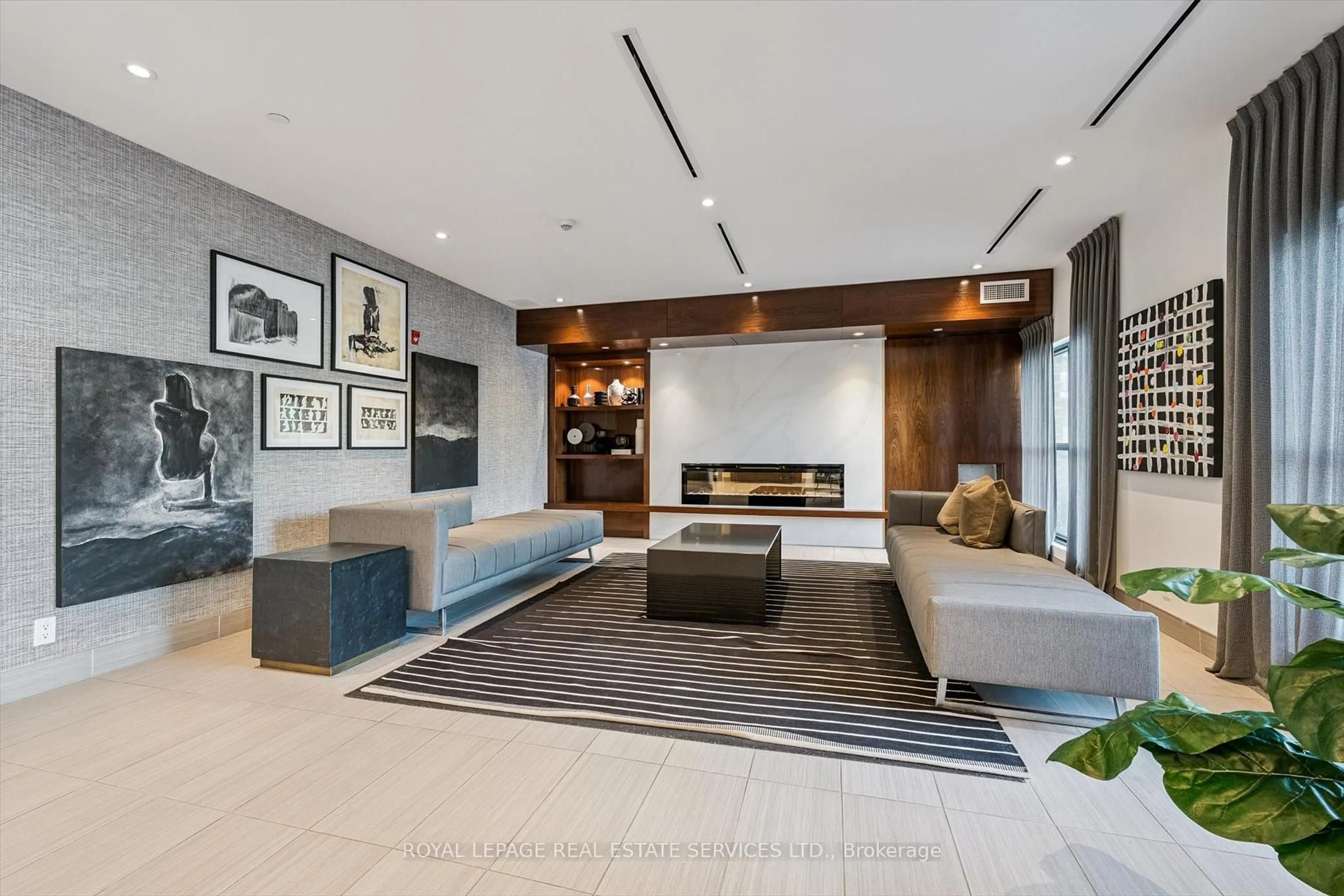 Lobby for 102 Grovewood Common #621, Oakville Ontario L6H 0X2