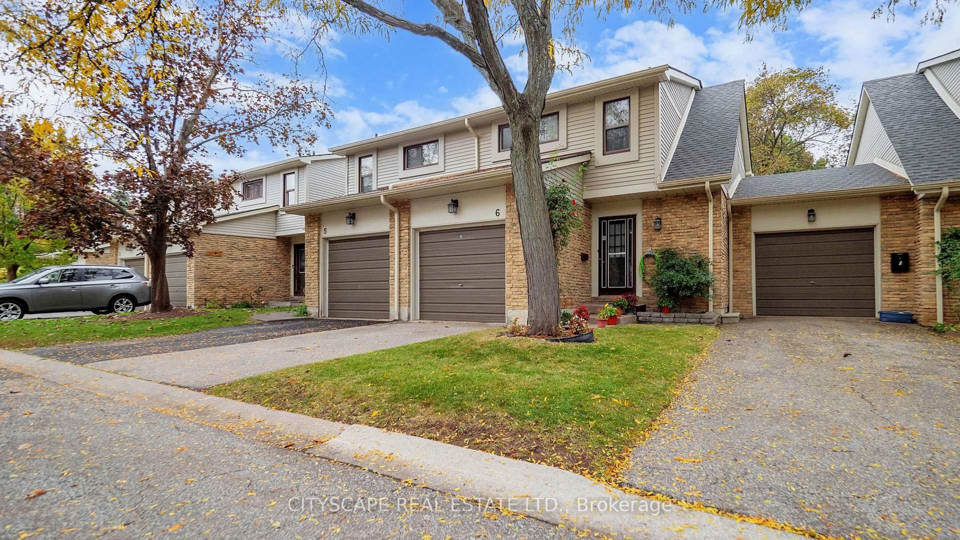 Home with brick exterior material, street for 2701 Aquitaine Ave #6, Mississauga Ontario L5N 2H7