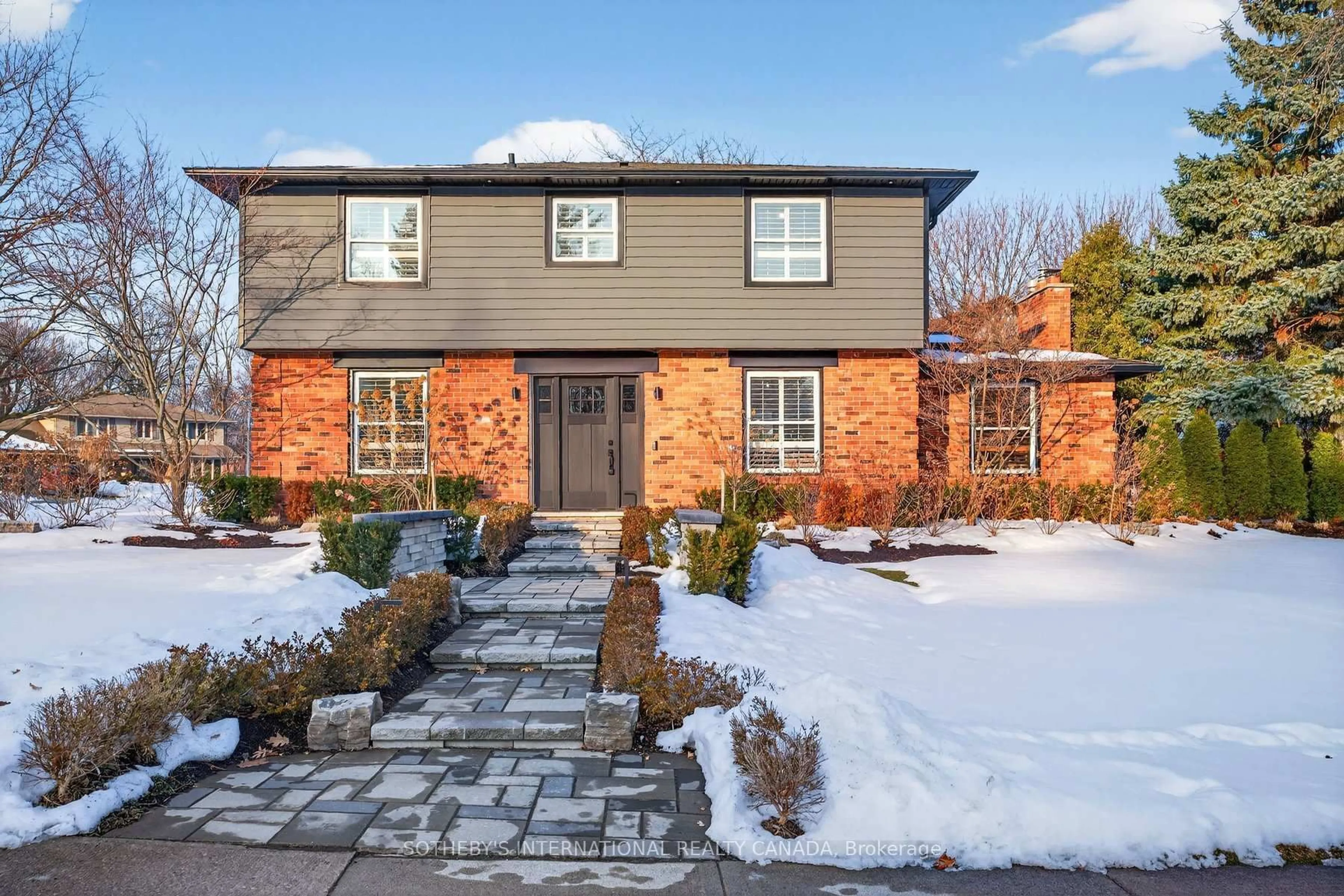 Home with brick exterior material, street for 1905 Four Seasons Dr, Burlington Ontario L7P 3B1