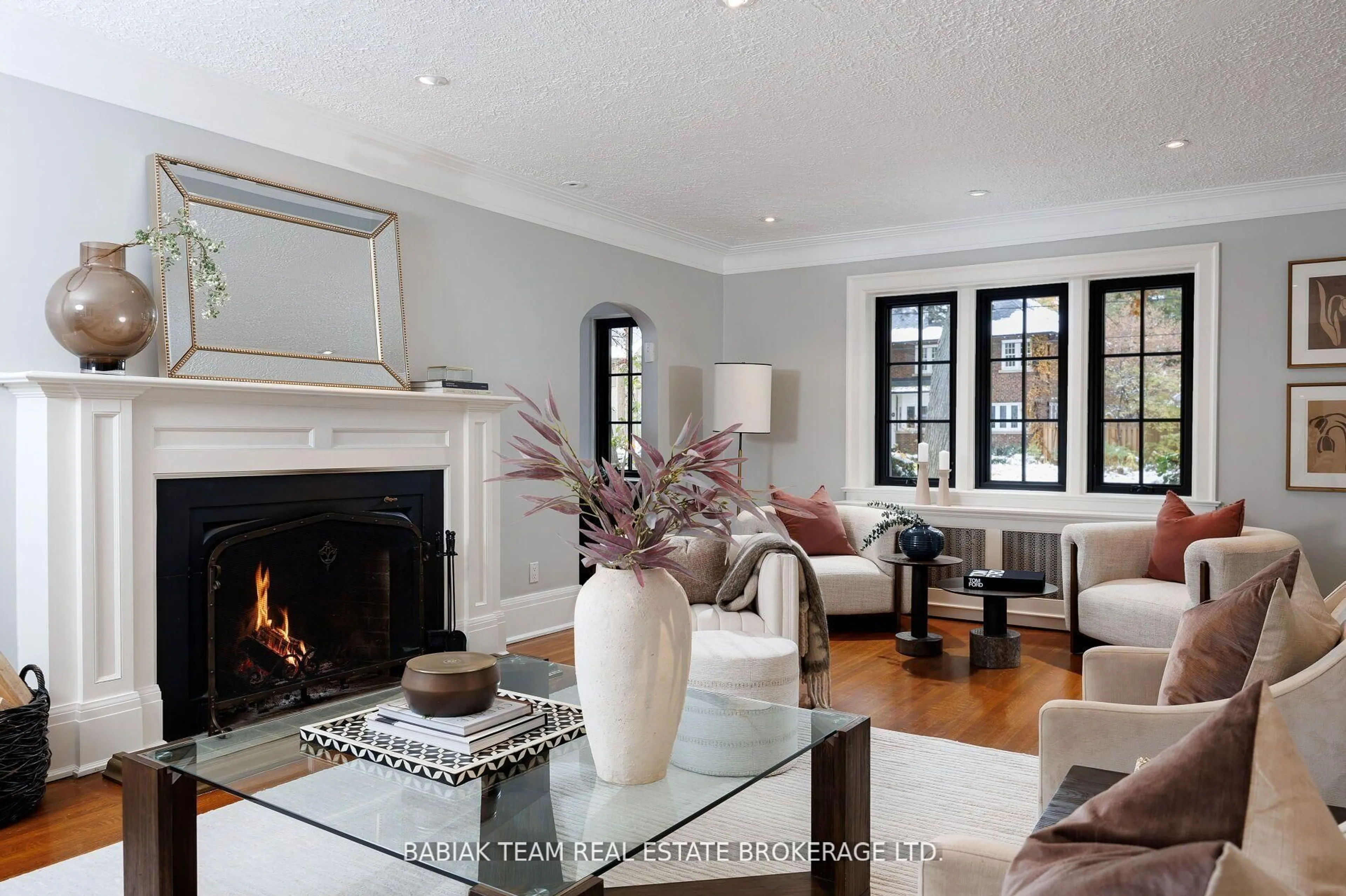 Living room with furniture, unknown for 35 Baby Point Cres, Toronto Ontario M6S 2B7