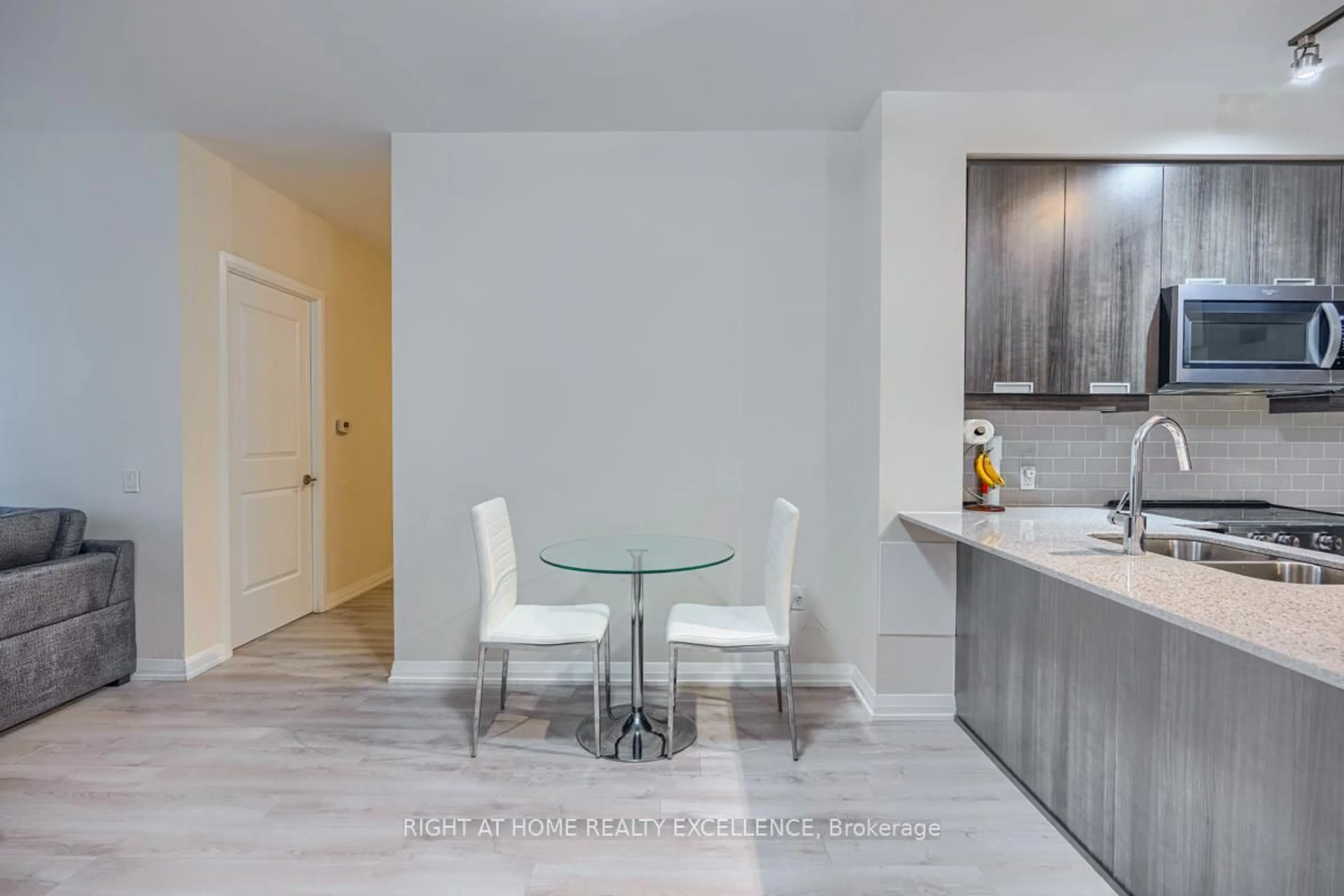 Unknown for 65 Watergarden Dr #201, Mississauga Ontario L5R 0G9