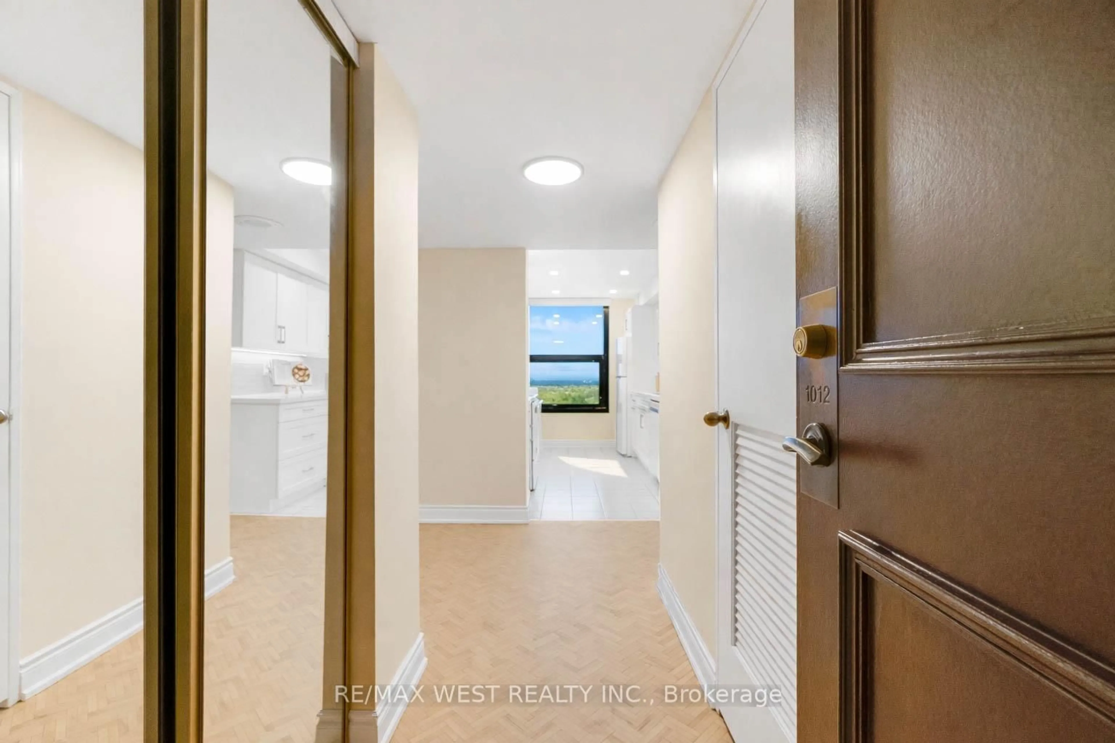 Unknown for 1300 Bloor St #1012, Mississauga Ontario L4Y 3Z2